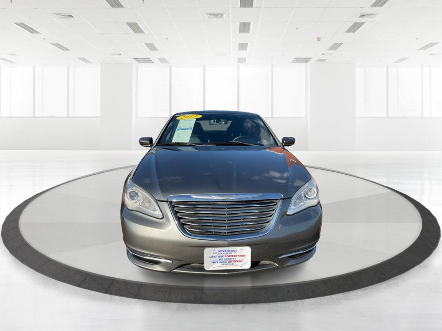 2013 Chrysler 200 Touring (1C3CCBBG0DN) with an 2.4L I-4 DOHC engine, located at 401 Woodman Dr, Riverside, OH, 45431, (937) 908-9800, 39.761024, -84.120956 - Photo#6