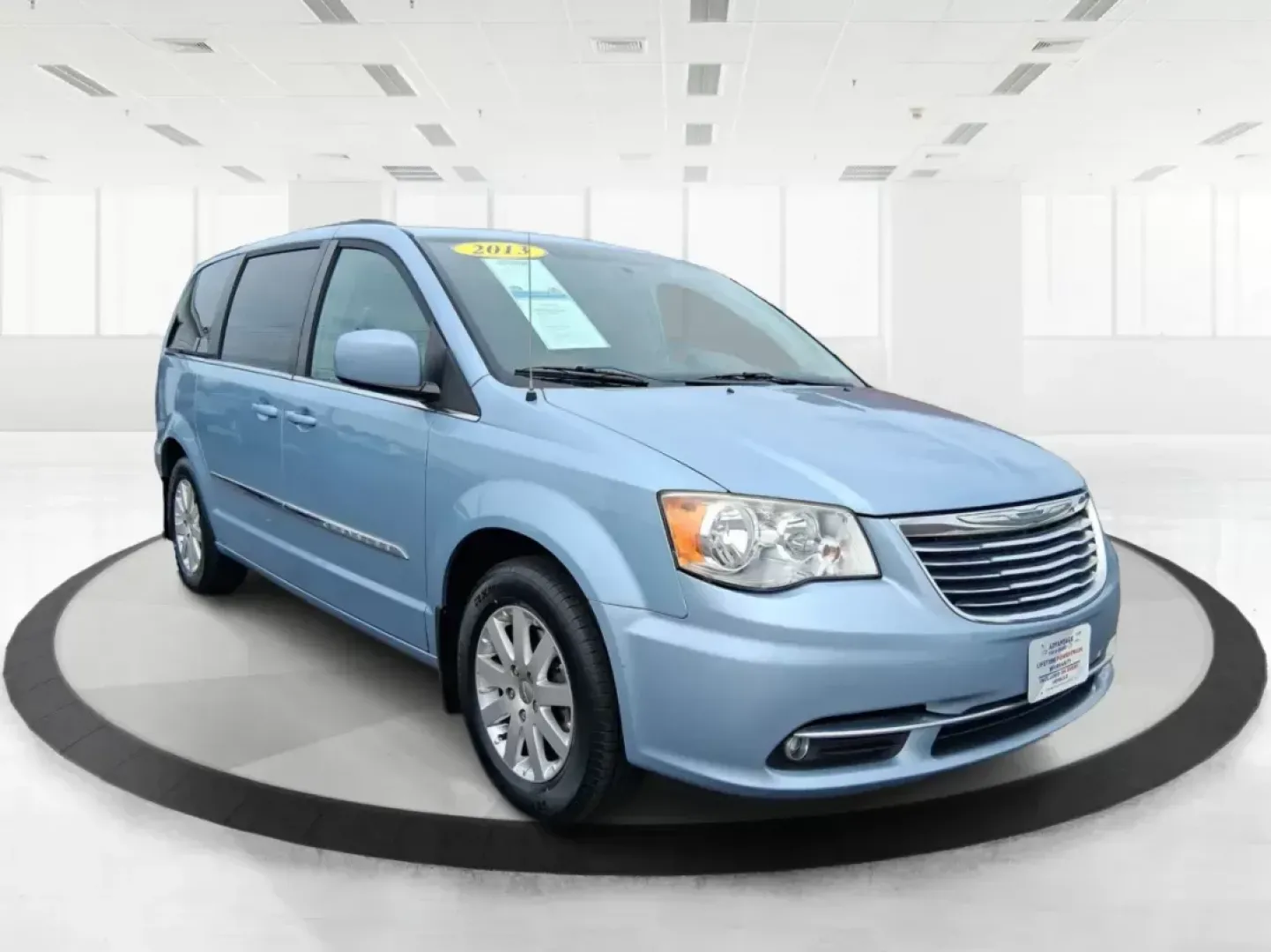 2013 Chrysler Town and Country Touring (2C4RC1BG5DR) with an Pentastar 3.6L V-6 DOHC engine, located at 401 Woodman Dr, Riverside, OH, 45431, (937) 908-9800, 39.761024, -84.120956 - Photo#0