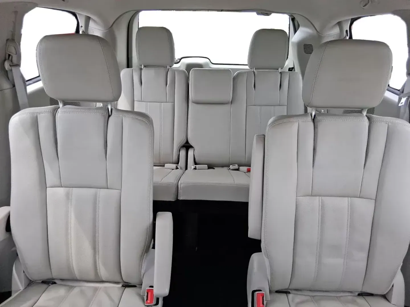 2013 Chrysler Town and Country Touring (2C4RC1BG5DR) with an Pentastar 3.6L V-6 DOHC engine, located at 401 Woodman Dr, Riverside, OH, 45431, (937) 908-9800, 39.761024, -84.120956 - Photo#13
