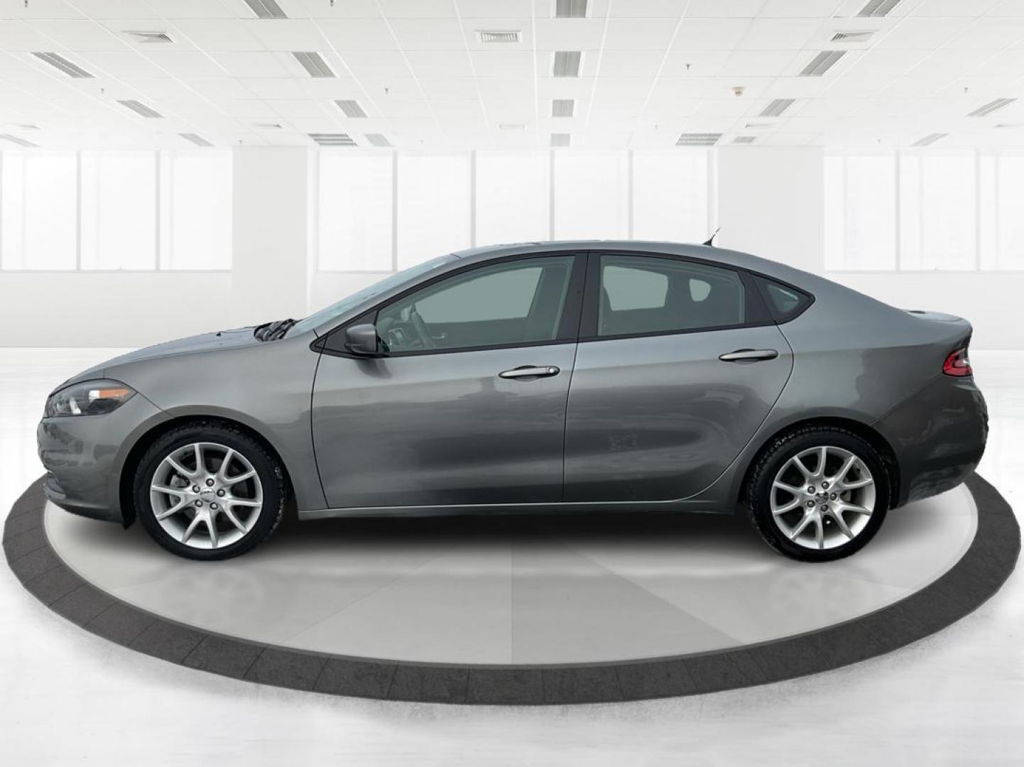 2013 Dodge Dart SXT (1C3CDFBA1DD) with an 2L I-4 DOHC engine, located at 1230 East Main St, Xenia, OH, 45385, (937) 908-9800, 39.688042, -83.910538 - Photo#5