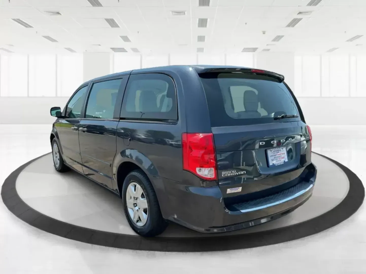 2013 Dodge Grand Caravan SE (2C4RDGBG2DR) with an 3.6L V6 DOHC 24V engine, 6-Speed Automatic transmission, located at 401 Woodman Dr, Riverside, OH, 45431, (937) 908-9800, 39.761024, -84.120956 - Photo#4