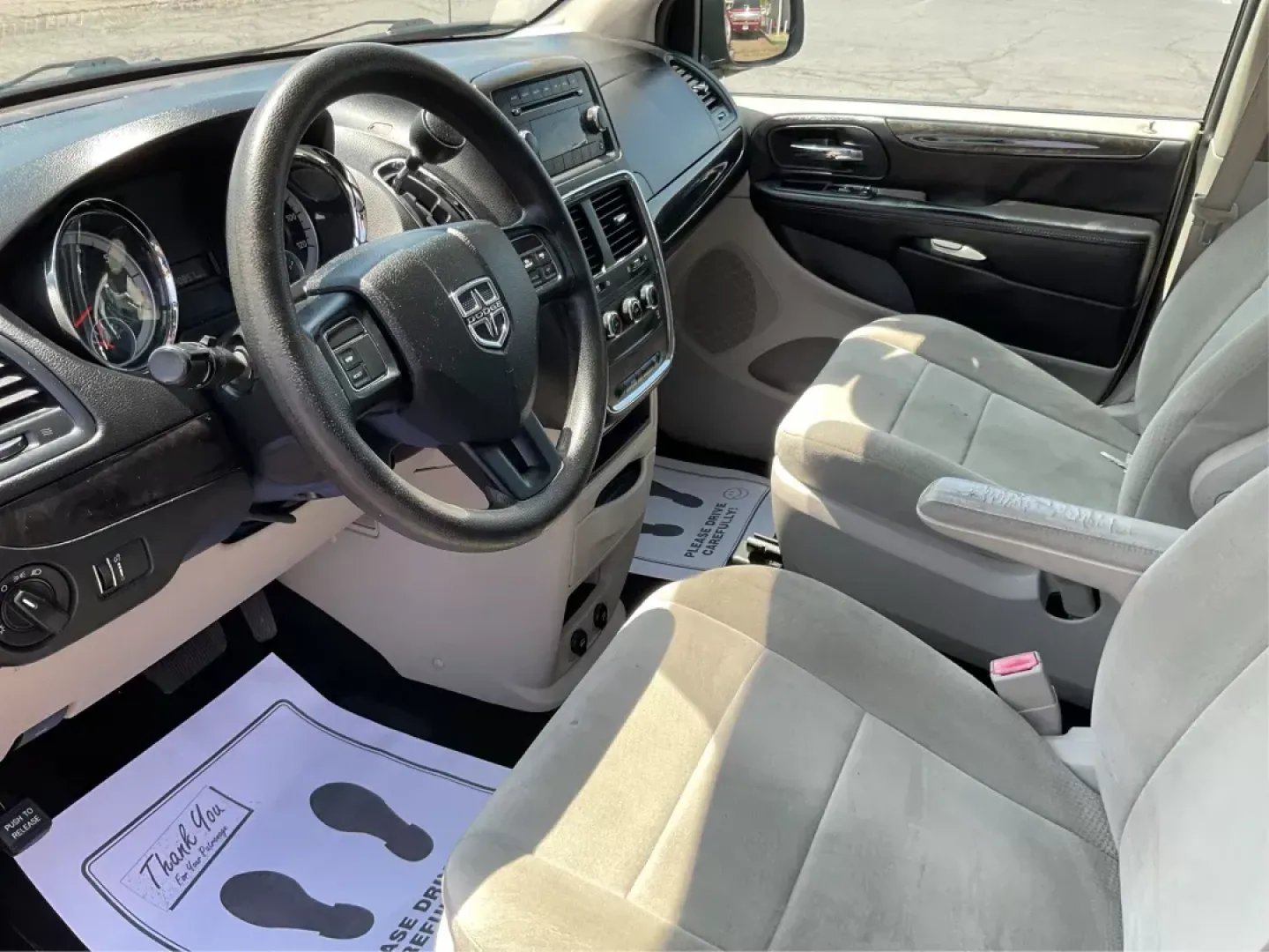 2013 Dodge Grand Caravan SE (2C4RDGBG2DR) with an 3.6L V6 DOHC 24V engine, 6-Speed Automatic transmission, located at 401 Woodman Dr, Riverside, OH, 45431, (937) 908-9800, 39.761024, -84.120956 - Photo#8