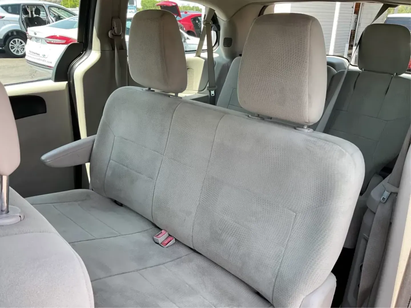 2013 Dodge Grand Caravan SE (2C4RDGBG2DR) with an 3.6L V6 DOHC 24V engine, 6-Speed Automatic transmission, located at 401 Woodman Dr, Riverside, OH, 45431, (937) 908-9800, 39.761024, -84.120956 - Photo#9