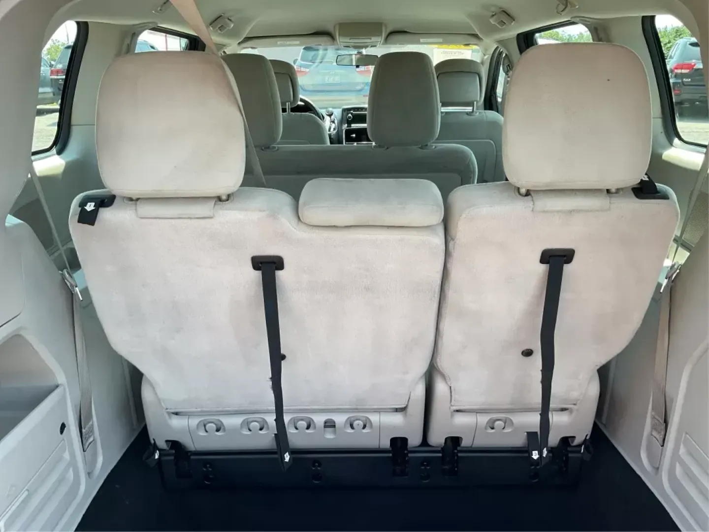 2013 Dodge Grand Caravan SE (2C4RDGBG2DR) with an 3.6L V6 DOHC 24V engine, 6-Speed Automatic transmission, located at 401 Woodman Dr, Riverside, OH, 45431, (937) 908-9800, 39.761024, -84.120956 - Photo#11