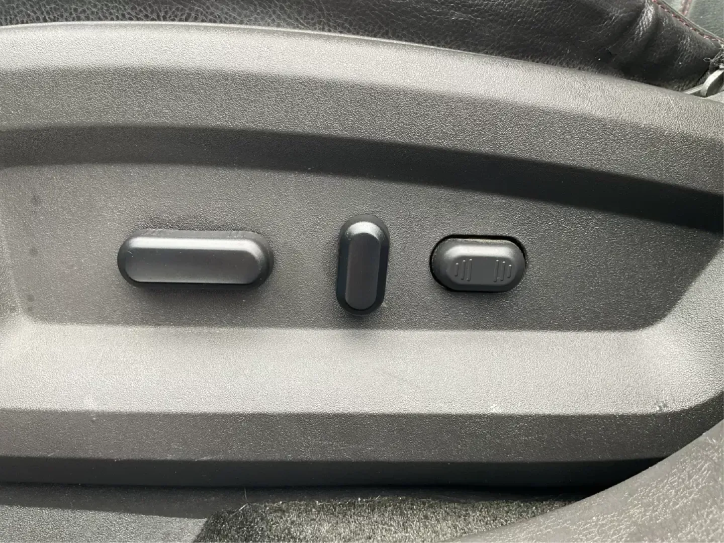 2013 Ford Edge Limited (2FMDK4KC6DB) with an 3.5L V-6 DOHC engine, located at 4508 South Dixie Dr, Moraine, OH, 45439, (937) 908-9800, 39.807072, -84.031563 - Photo#17