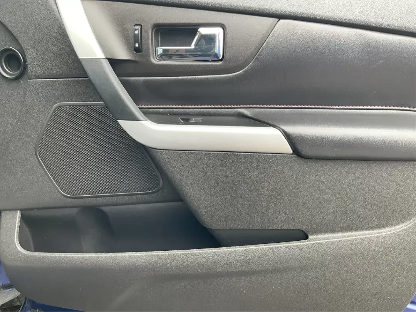 2013 Ford Edge Limited (2FMDK4KC6DB) with an 3.5L V-6 DOHC engine, located at 4508 South Dixie Dr, Moraine, OH, 45439, (937) 908-9800, 39.807072, -84.031563 - Photo#19