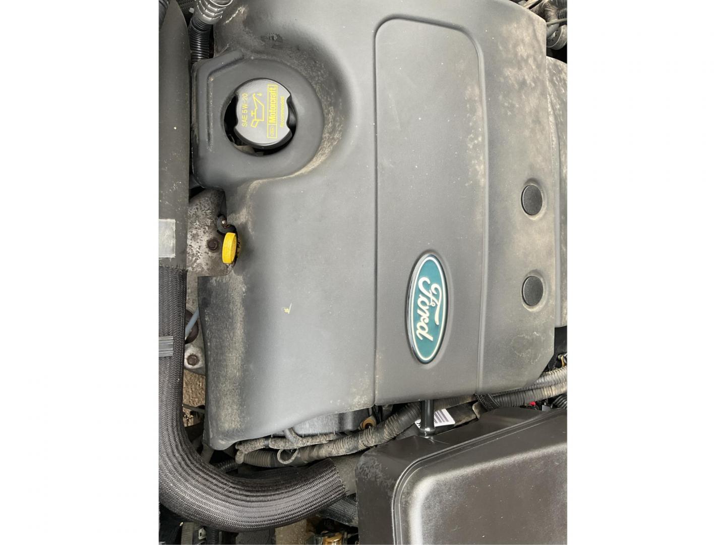 2013 Ford Edge Limited (2FMDK3KC7DB) with an 3.5L V-6 DOHC engine, located at 1184 Kauffman Ave, Fairborn, OH, 45324, (937) 908-9800, 39.807072, -84.031563 - Photo#10