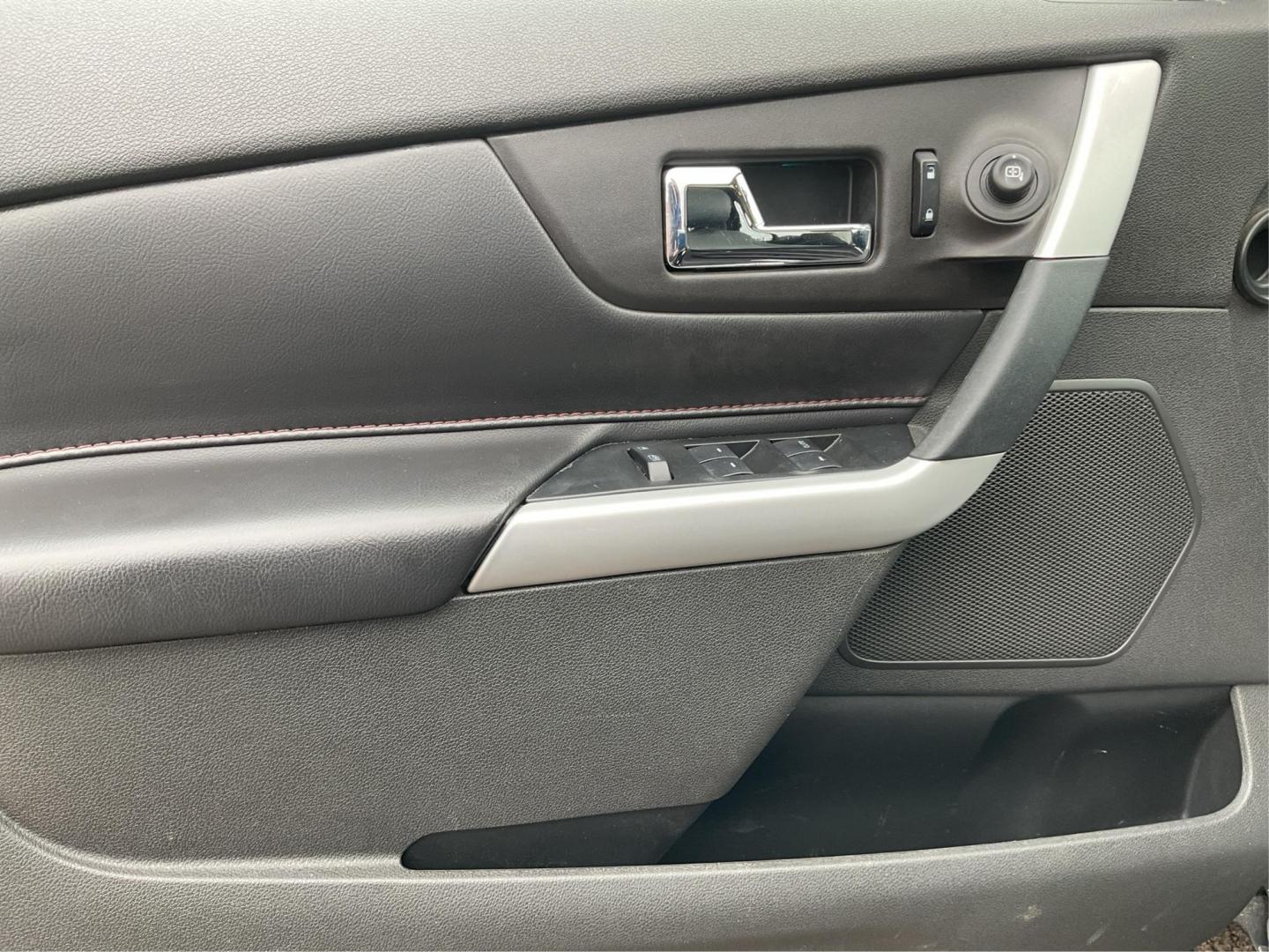 2013 Ford Edge Limited (2FMDK3KC7DB) with an 3.5L V-6 DOHC engine, located at 1184 Kauffman Ave, Fairborn, OH, 45324, (937) 908-9800, 39.807072, -84.031563 - Photo#18