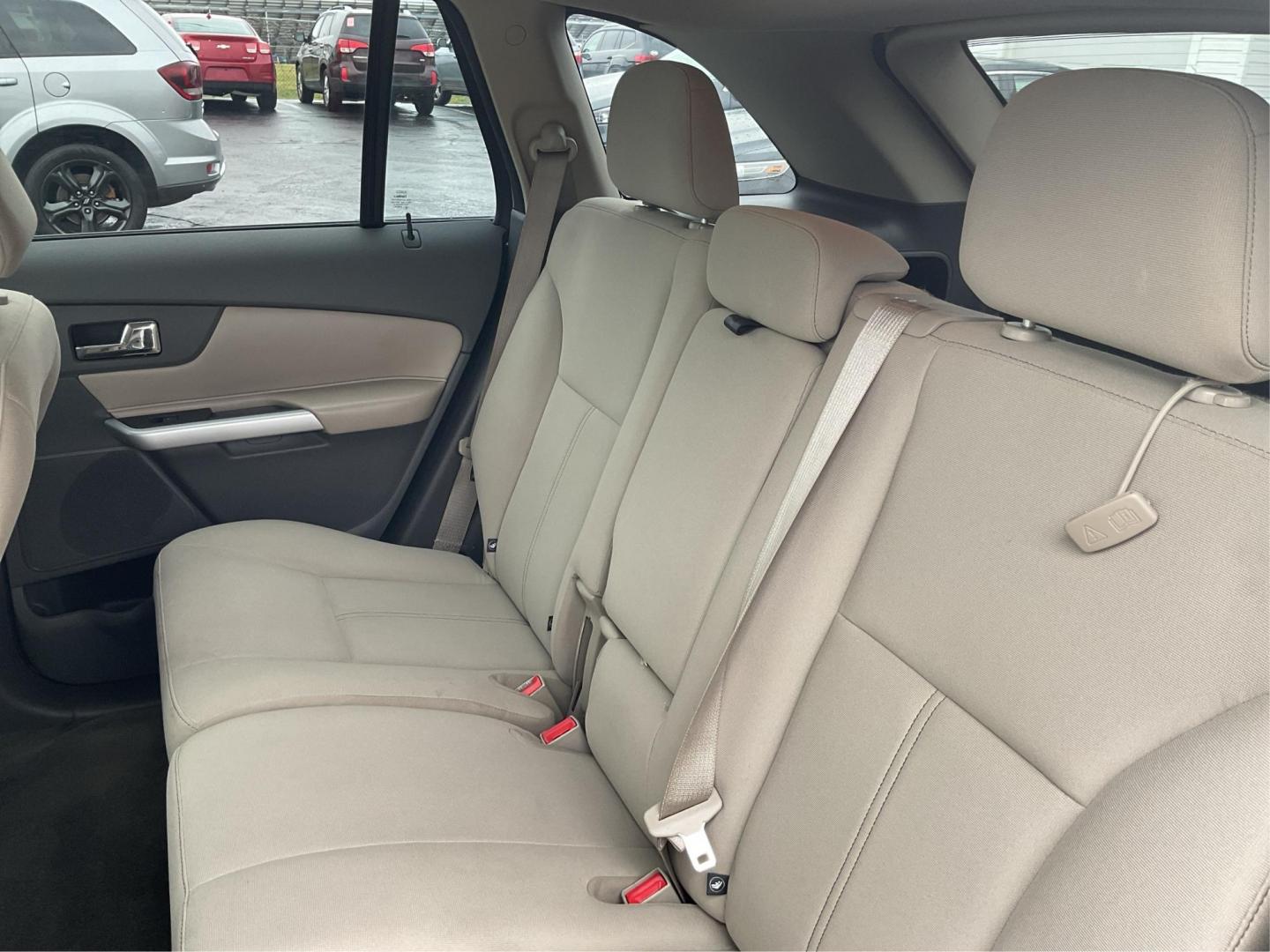 2013 Ford Edge SE FWD (2FMDK3GC7DB) with an 3.5L V6 DOHC 24V engine, 6-Speed Automatic transmission, located at 401 Woodman Dr, Riverside, OH, 45431, (937) 908-9800, 39.761024, -84.120956 - Photo#9