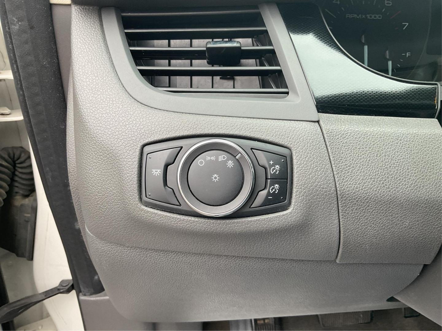 2013 Ford Edge SE FWD (2FMDK3GC7DB) with an 3.5L V6 DOHC 24V engine, 6-Speed Automatic transmission, located at 401 Woodman Dr, Riverside, OH, 45431, (937) 908-9800, 39.761024, -84.120956 - Photo#16