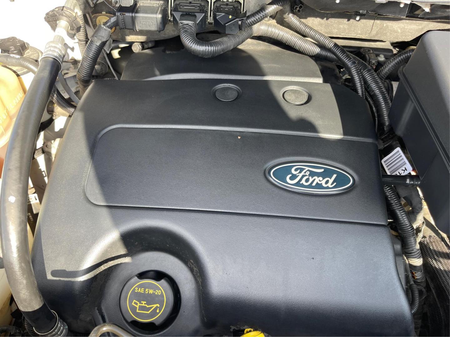 2013 Ford Edge SEL AWD (2FMDK4JC2DB) with an 3.5L V6 DOHC 24V engine, 6-Speed Automatic transmission, located at 1230 East Main St, Xenia, OH, 45385, (937) 908-9800, 39.688042, -83.910538 - Photo#10