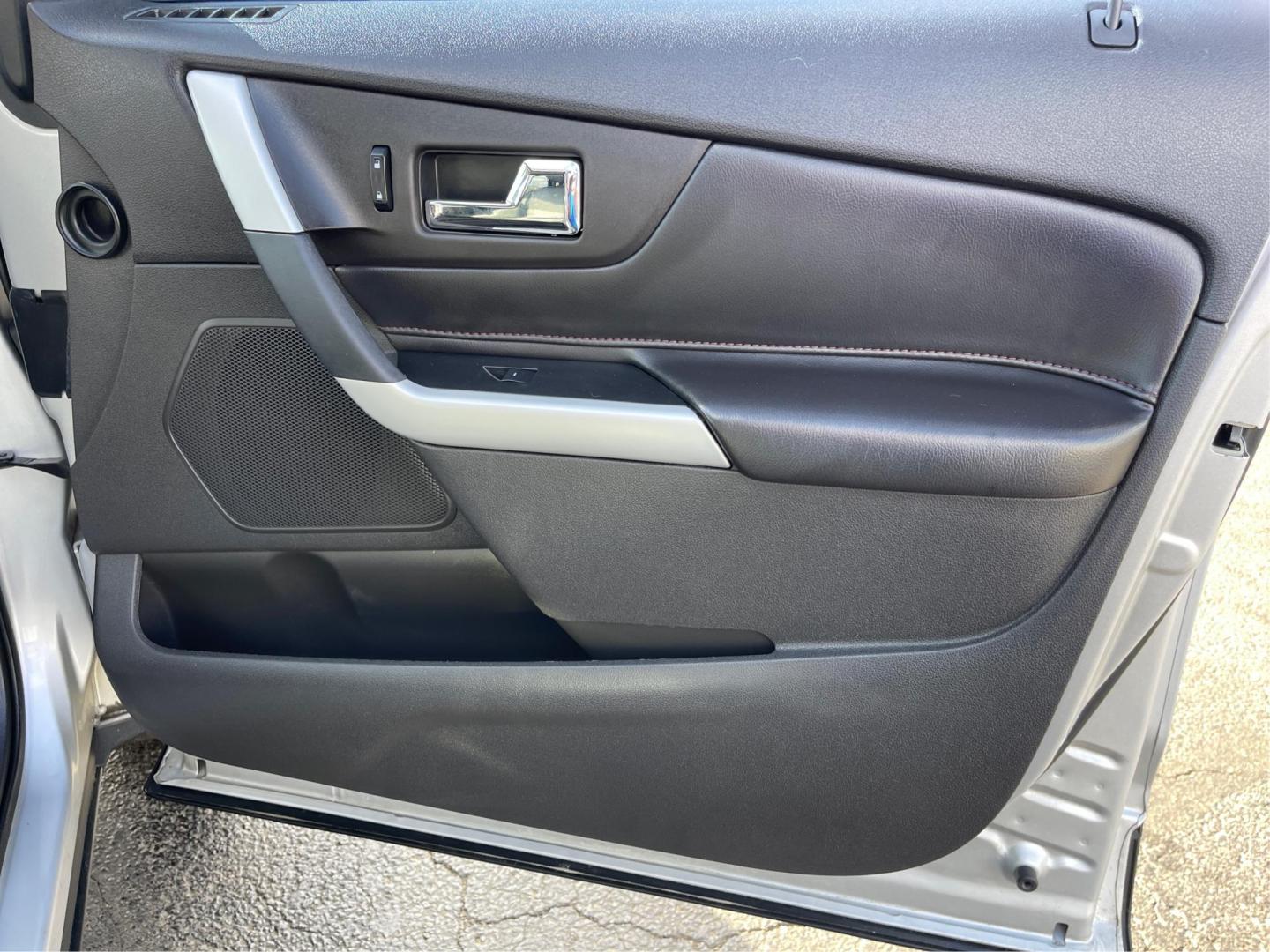 2013 Ford Edge SEL AWD (2FMDK4JC2DB) with an 3.5L V6 DOHC 24V engine, 6-Speed Automatic transmission, located at 1230 East Main St, Xenia, OH, 45385, (937) 908-9800, 39.688042, -83.910538 - Photo#19