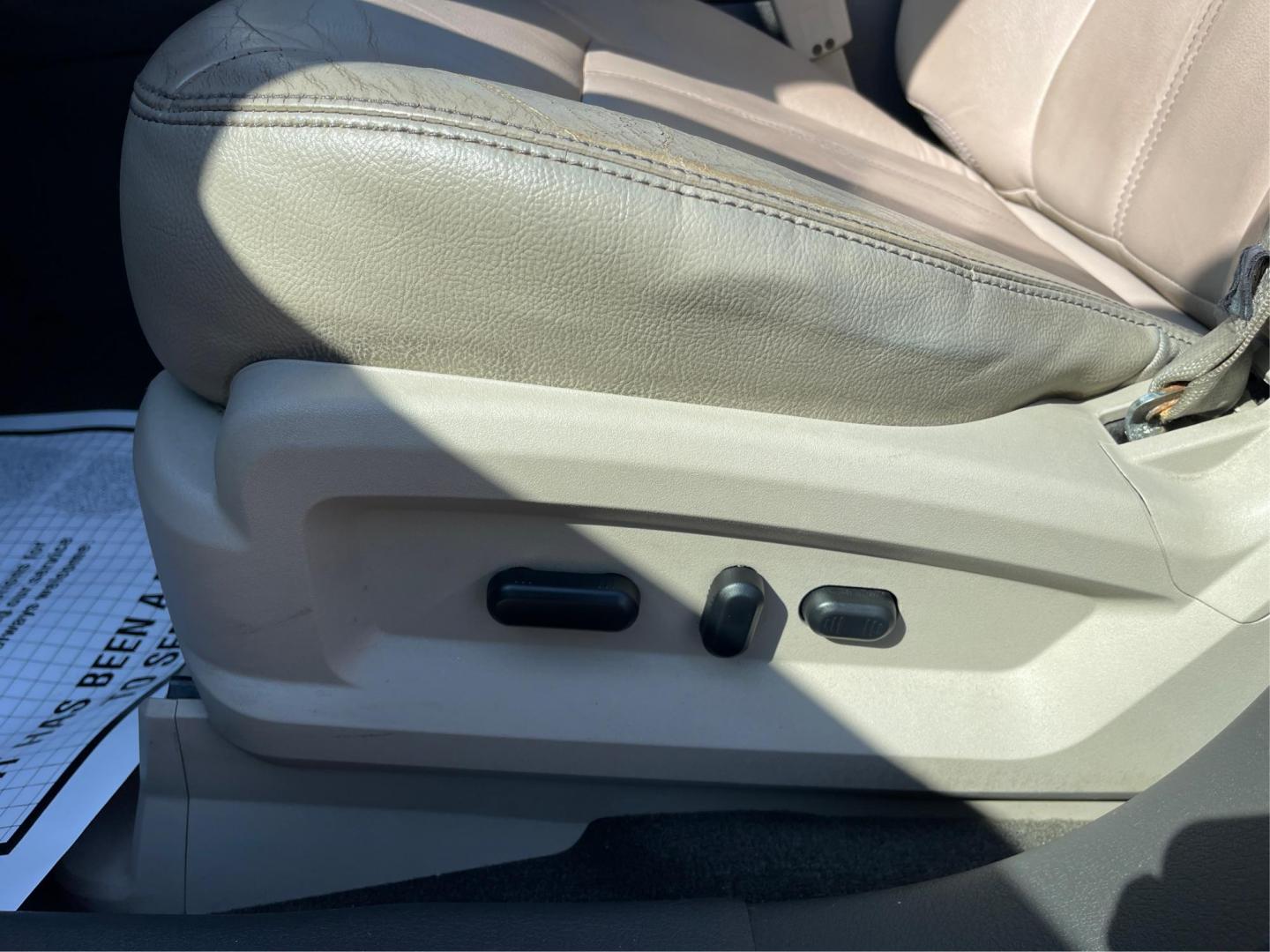 2013 Ford Edge SEL (2FMDK4JC8DB) with an 3.5L V-6 DOHC engine, located at 1951 S Dayton Lakeview Rd., New Carlisle, OH, 45344, (937) 908-9800, 39.890999, -84.050255 - Photo#16