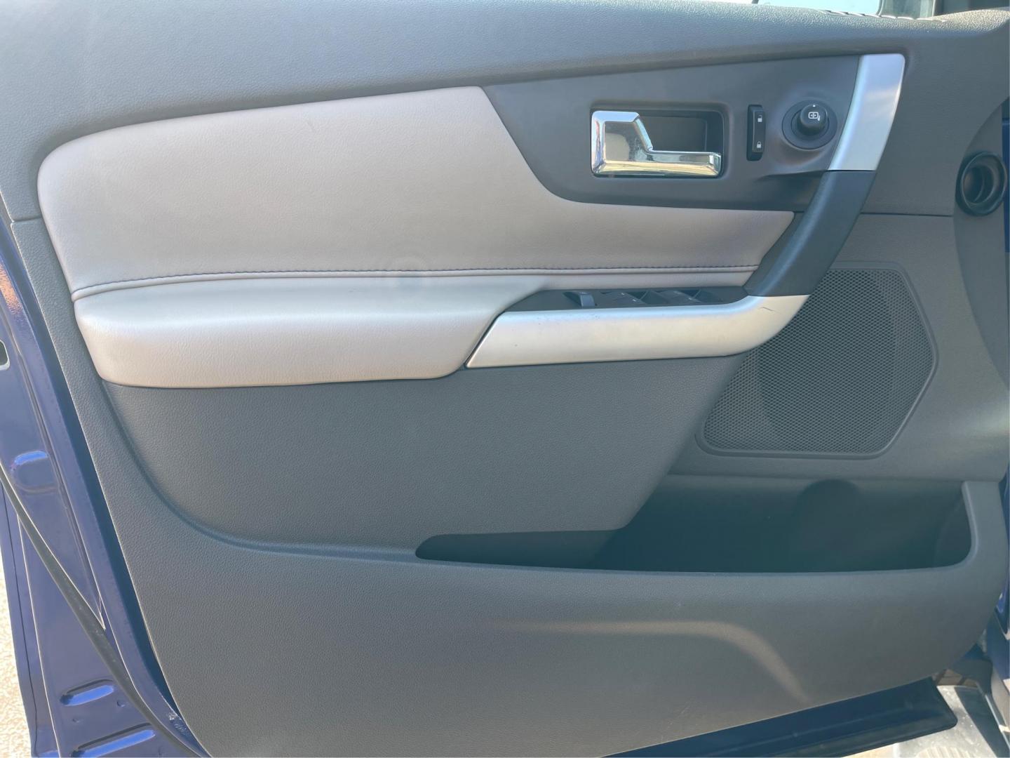 2013 Ford Edge SEL (2FMDK4JC8DB) with an 3.5L V-6 DOHC engine, located at 1951 S Dayton Lakeview Rd., New Carlisle, OH, 45344, (937) 908-9800, 39.890999, -84.050255 - Photo#17