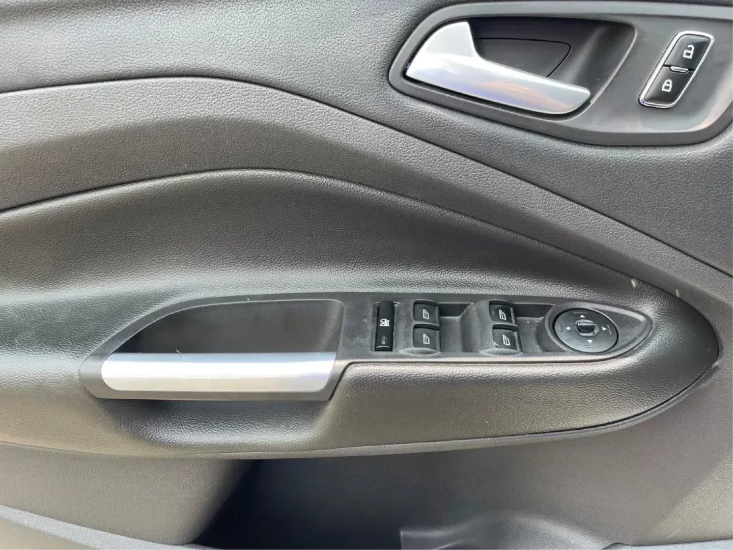2013 Ford Escape SE (1FMCU0G91DU) with an Other engine, located at 4508 South Dixie Dr, Moraine, OH, 45439, (937) 908-9800, 39.807072, -84.031563 - Photo#18