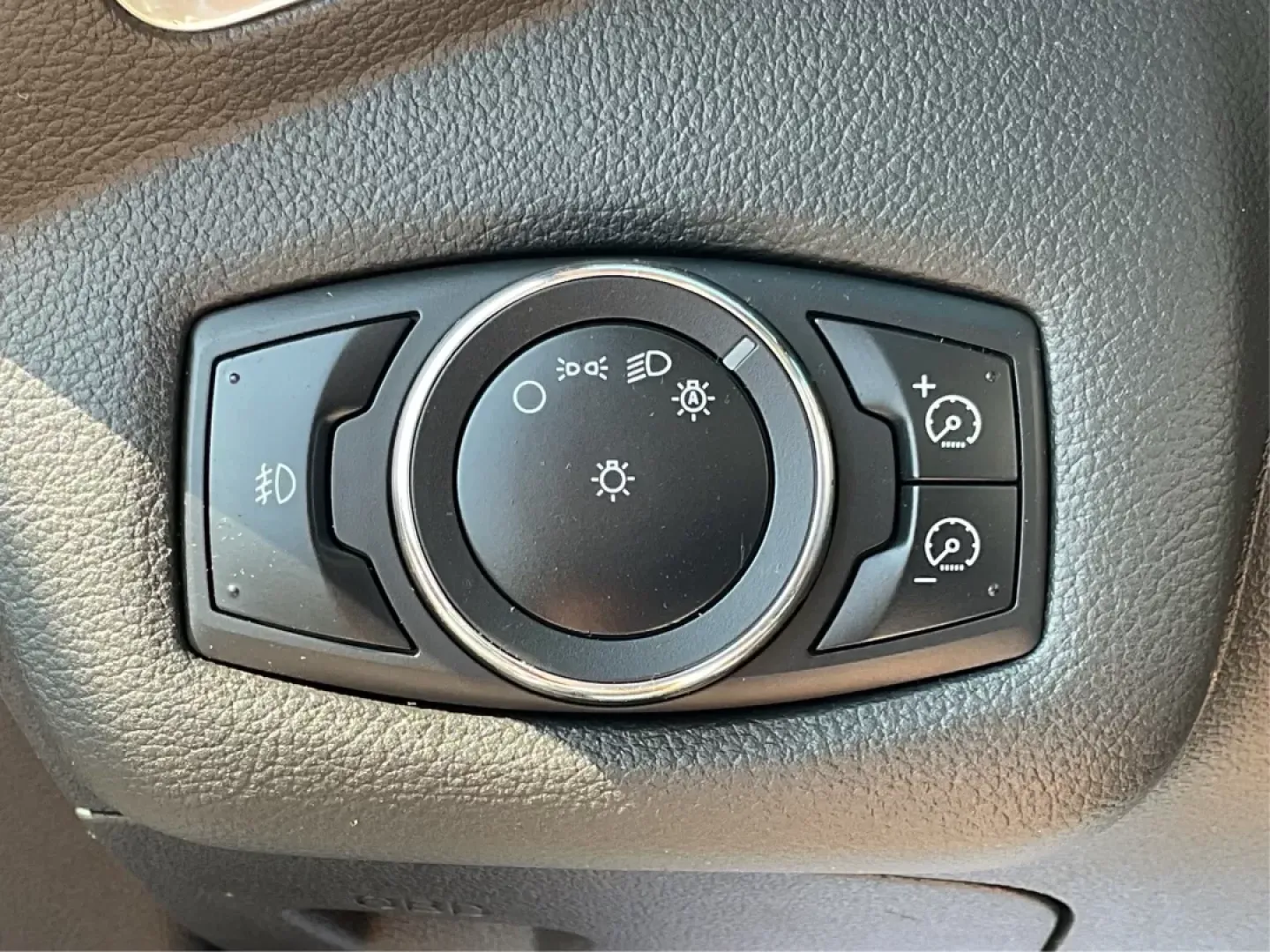 2013 Ford Escape SEL (1FMCU9H90DU) with an Other engine, located at 4508 South Dixie Dr, Moraine, OH, 45439, (937) 908-9800, 39.807072, -84.031563 - Photo#17