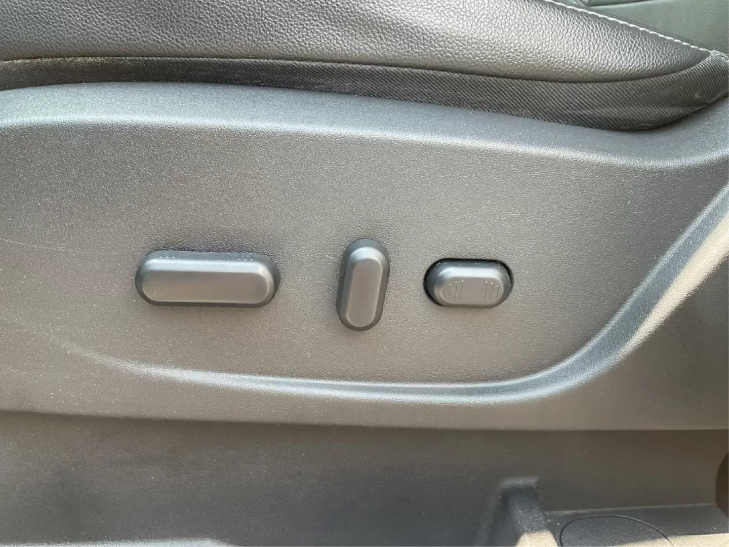 2013 Ford Escape SEL (1FMCU9H95DU) with an Other engine, located at 880 E. National Road, OH, 45377, (937) 908-9800, 39.891918, -84.183975 - ### Discover Your Next Adventure with the 2013 Ford Escape SEL at Advantage Car and Credit - Xenia!<br /> <br /> Are you ready to elevate your family outings or weekend adventures? The 2013 Ford Escape SEL, available now at Advantage Car and Credit in Xenia, OH, is the perfect vehicle for those who - Photo#18
