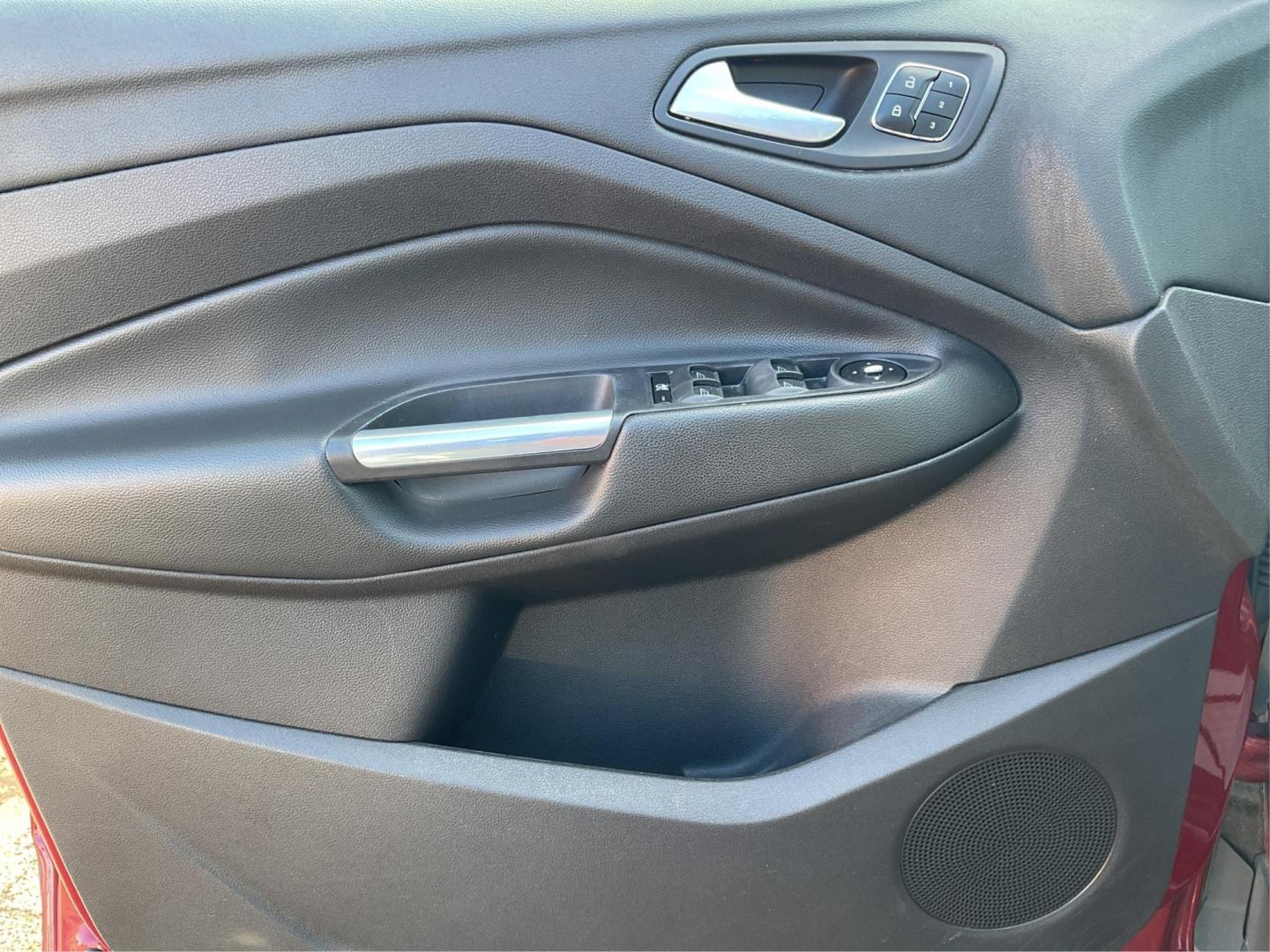 2013 Ford Escape Titanium (1FMCU0J94DU) with an EcoBoost 2L I-4 gasoline direct injection engine, located at 4508 South Dixie Dr, Moraine, OH, 45439, (937) 908-9800, 39.807072, -84.031563 - Photo#17