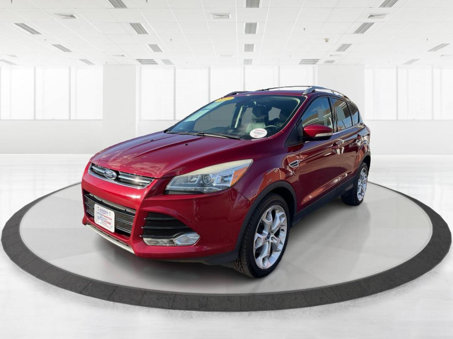 2013 Ford Escape Titanium (1FMCU0J94DU) with an EcoBoost 2L I-4 gasoline direct injection engine, located at 4508 South Dixie Dr, Moraine, OH, 45439, (937) 908-9800, 39.807072, -84.031563 - Photo#6