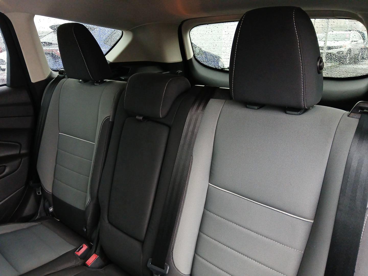 2013 Ford Escape SE FWD (1FMCU0G93DU) with an 2.0L L4 DOHC 16V engine, 6-Speed Automatic transmission, located at 880 E. National Road, OH, 45377, (937) 908-9800, 39.891918, -84.183975 - Photo#9