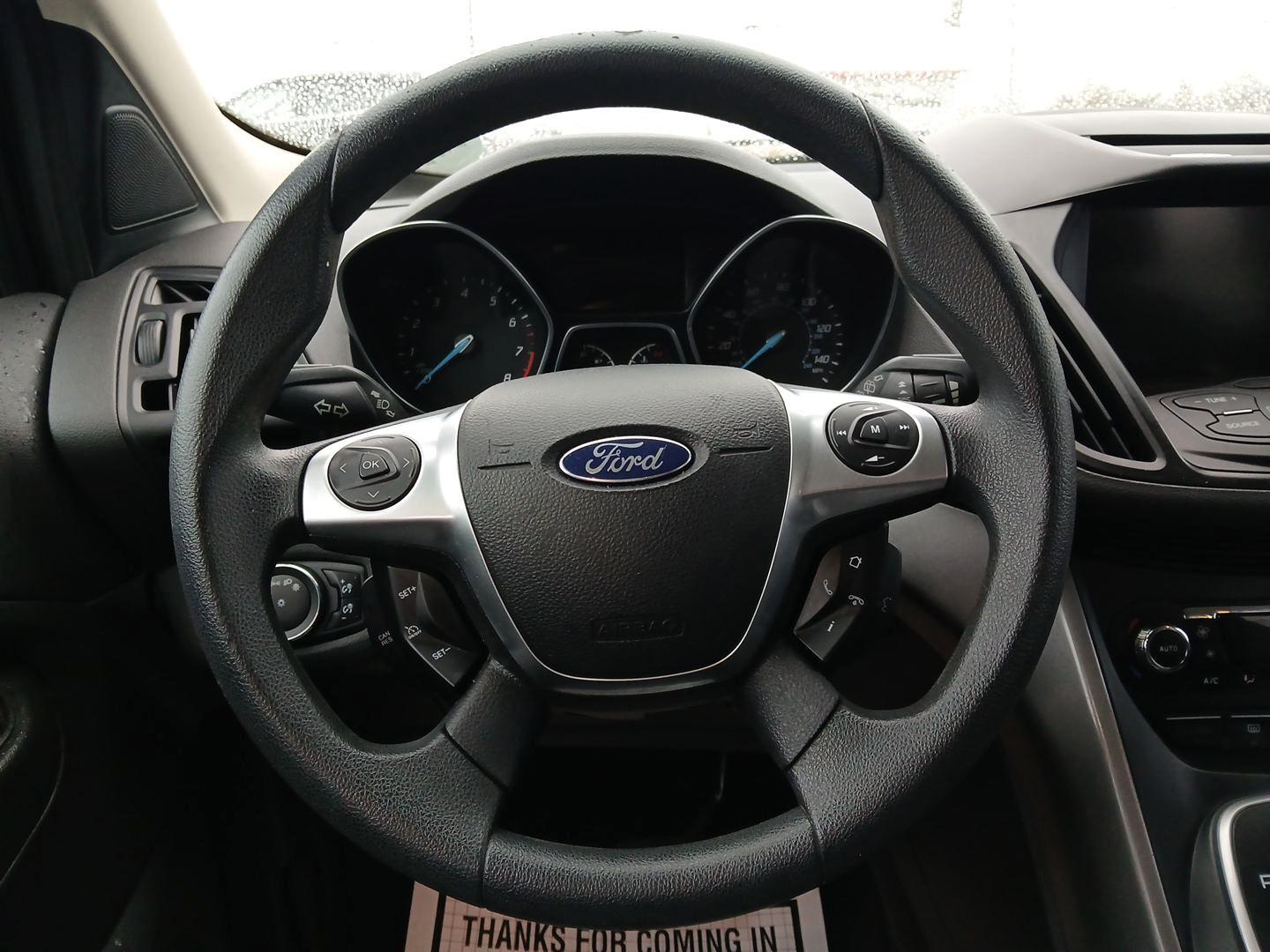 2013 Ford Escape SE FWD (1FMCU0G93DU) with an 2.0L L4 DOHC 16V engine, 6-Speed Automatic transmission, located at 880 E. National Road, OH, 45377, (937) 908-9800, 39.891918, -84.183975 - Photo#15