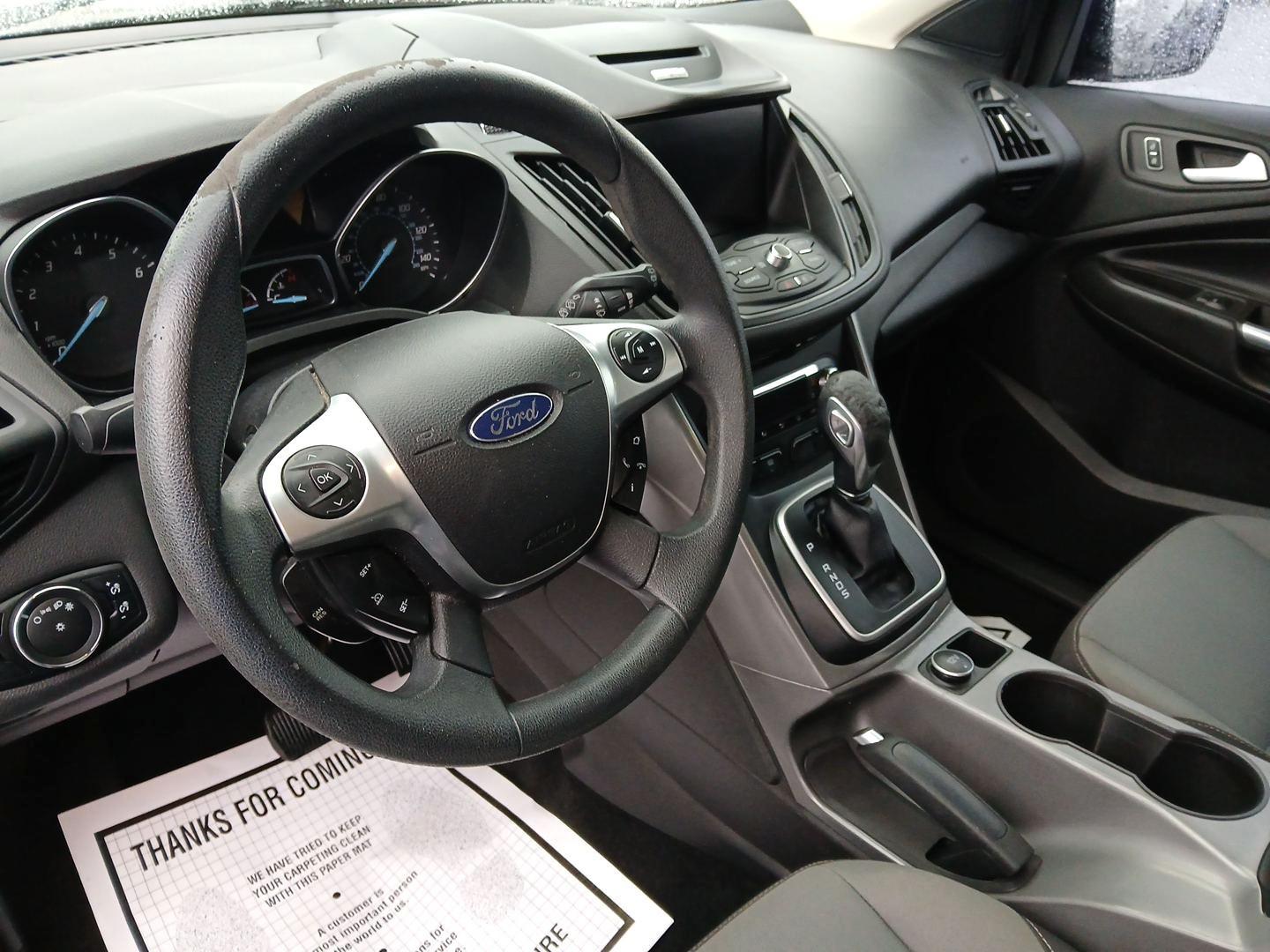 2013 Ford Escape SE FWD (1FMCU0G93DU) with an 2.0L L4 DOHC 16V engine, 6-Speed Automatic transmission, located at 880 E. National Road, OH, 45377, (937) 908-9800, 39.891918, -84.183975 - Photo#8