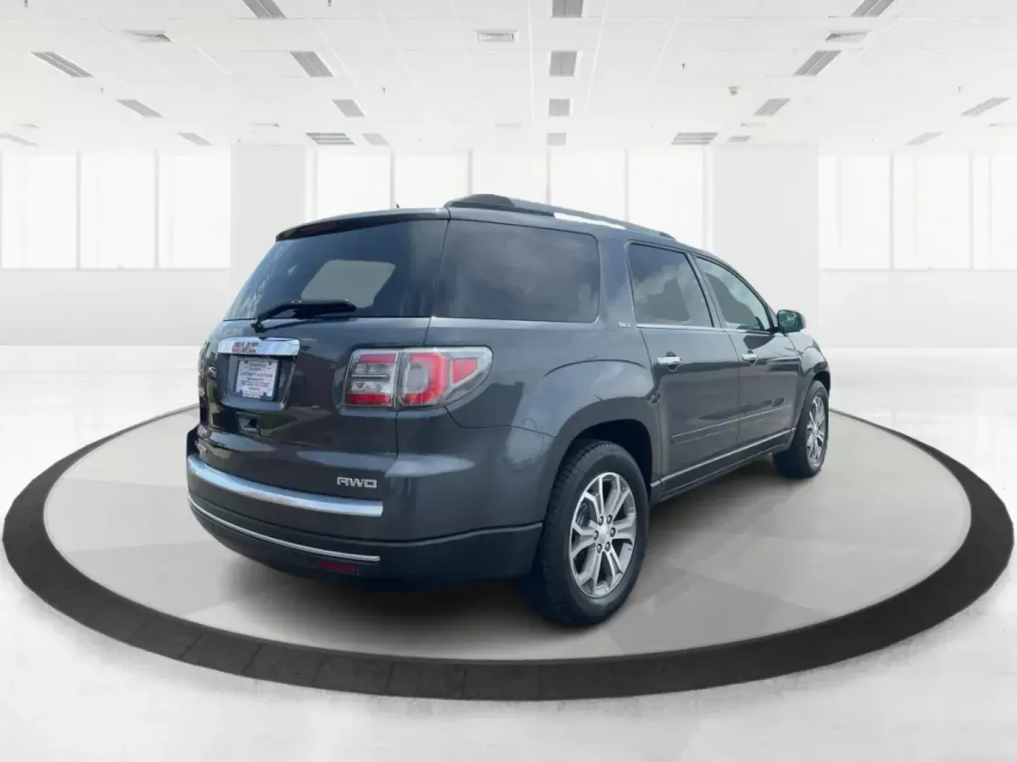 2013 GMC Acadia SLT-1 (1GKKVRKD3DJ) with an 3.6L V-6 gasoline direct injection engine, located at 1184 Kauffman Ave, Fairborn, OH, 45324, (937) 908-9800, 39.807072, -84.031563 - Photo#2