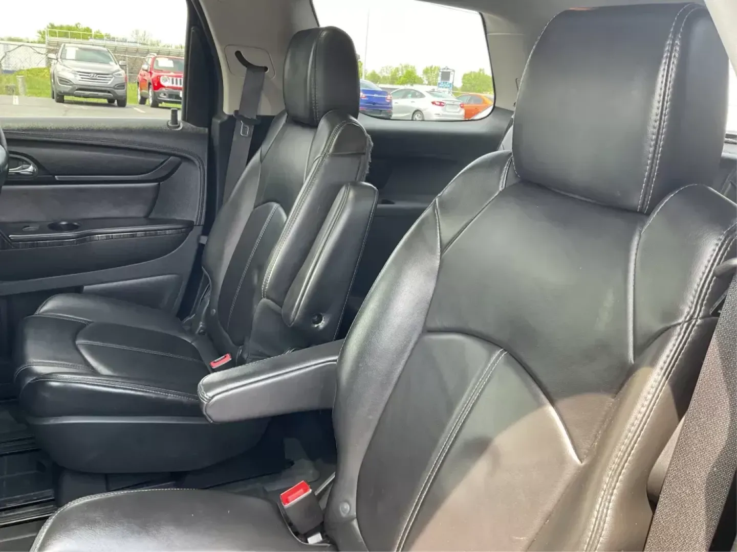 2013 GMC Acadia SLT-1 (1GKKVRKD3DJ) with an 3.6L V-6 gasoline direct injection engine, located at 1184 Kauffman Ave, Fairborn, OH, 45324, (937) 908-9800, 39.807072, -84.031563 - Photo#9