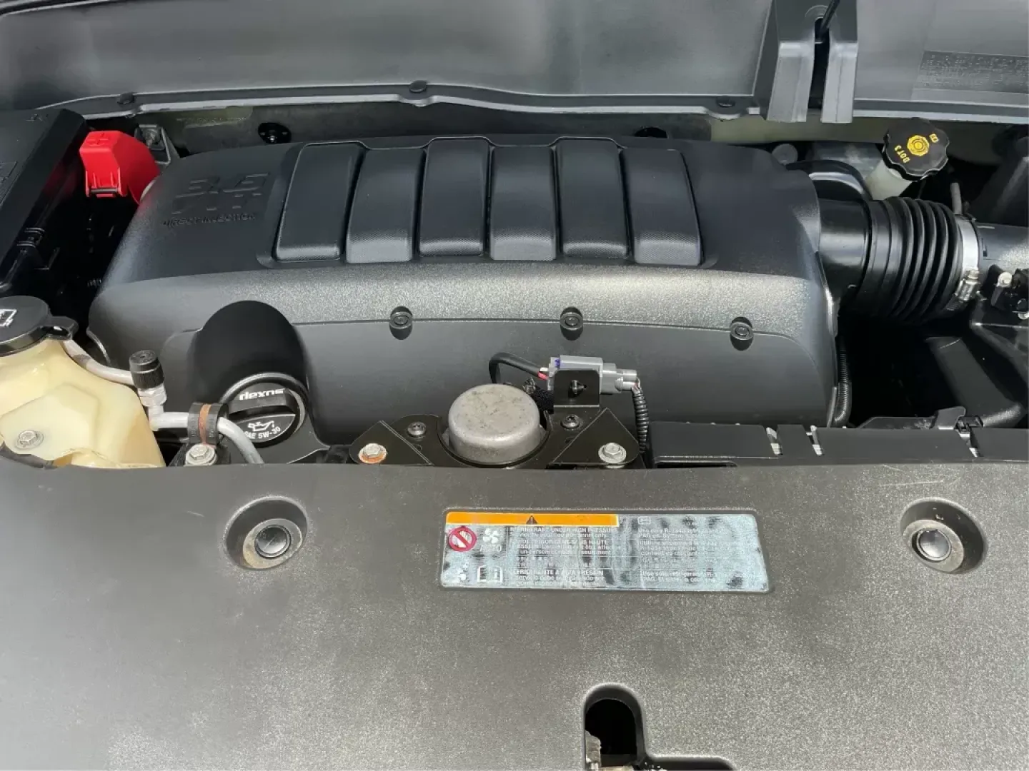 2013 GMC Acadia SLT-1 (1GKKVRKD3DJ) with an 3.6L V-6 gasoline direct injection engine, located at 1184 Kauffman Ave, Fairborn, OH, 45324, (937) 908-9800, 39.807072, -84.031563 - Photo#10