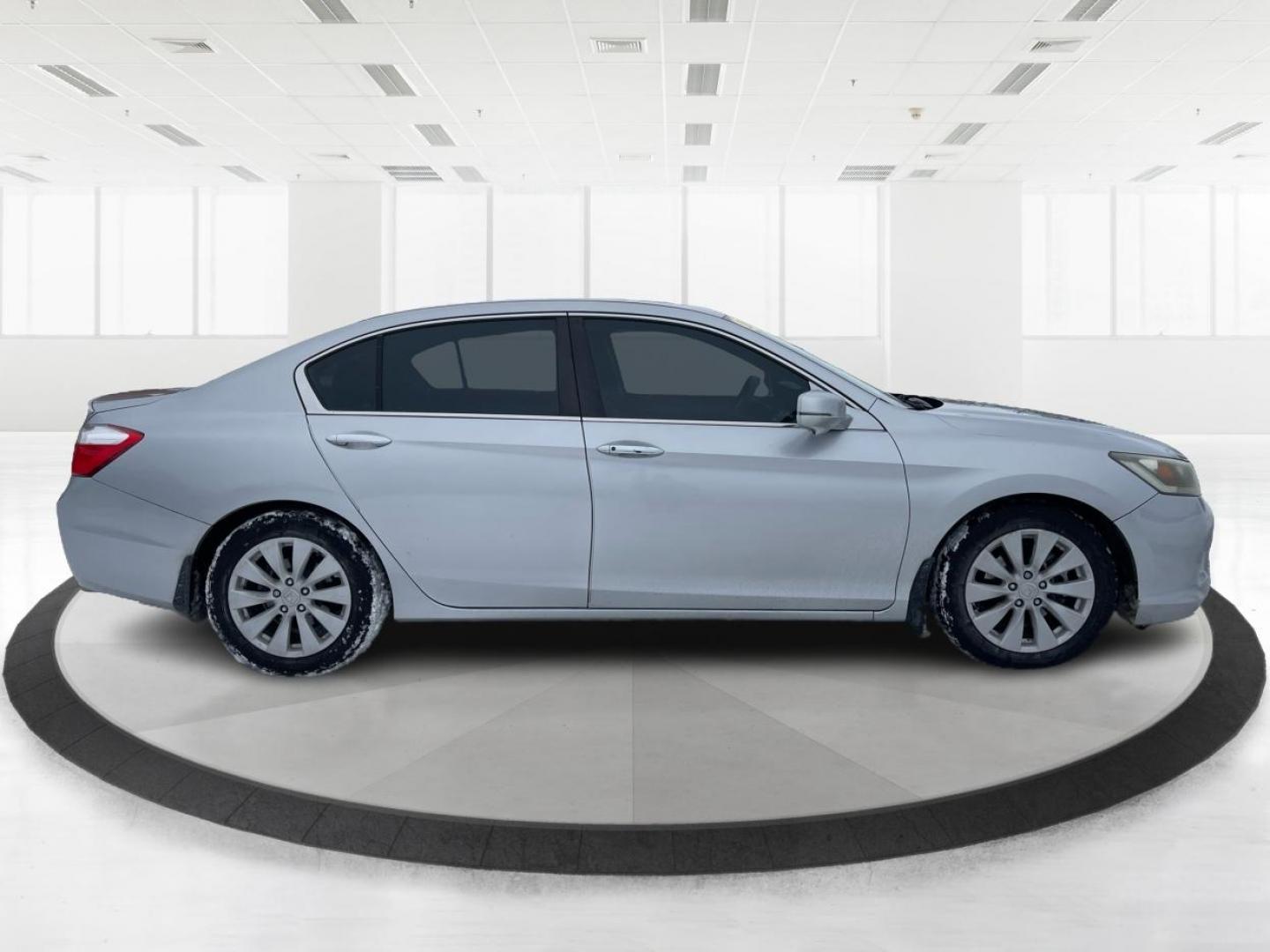 2013 Honda Accord EX Sedan CVT (1HGCR2F72DA) with an 2.4L L4 DOHC 16V engine, Continuously Variable Transmission transmission, located at 401 Woodman Dr, Riverside, OH, 45431, (937) 908-9800, 39.761024, -84.120956 - Photo#1