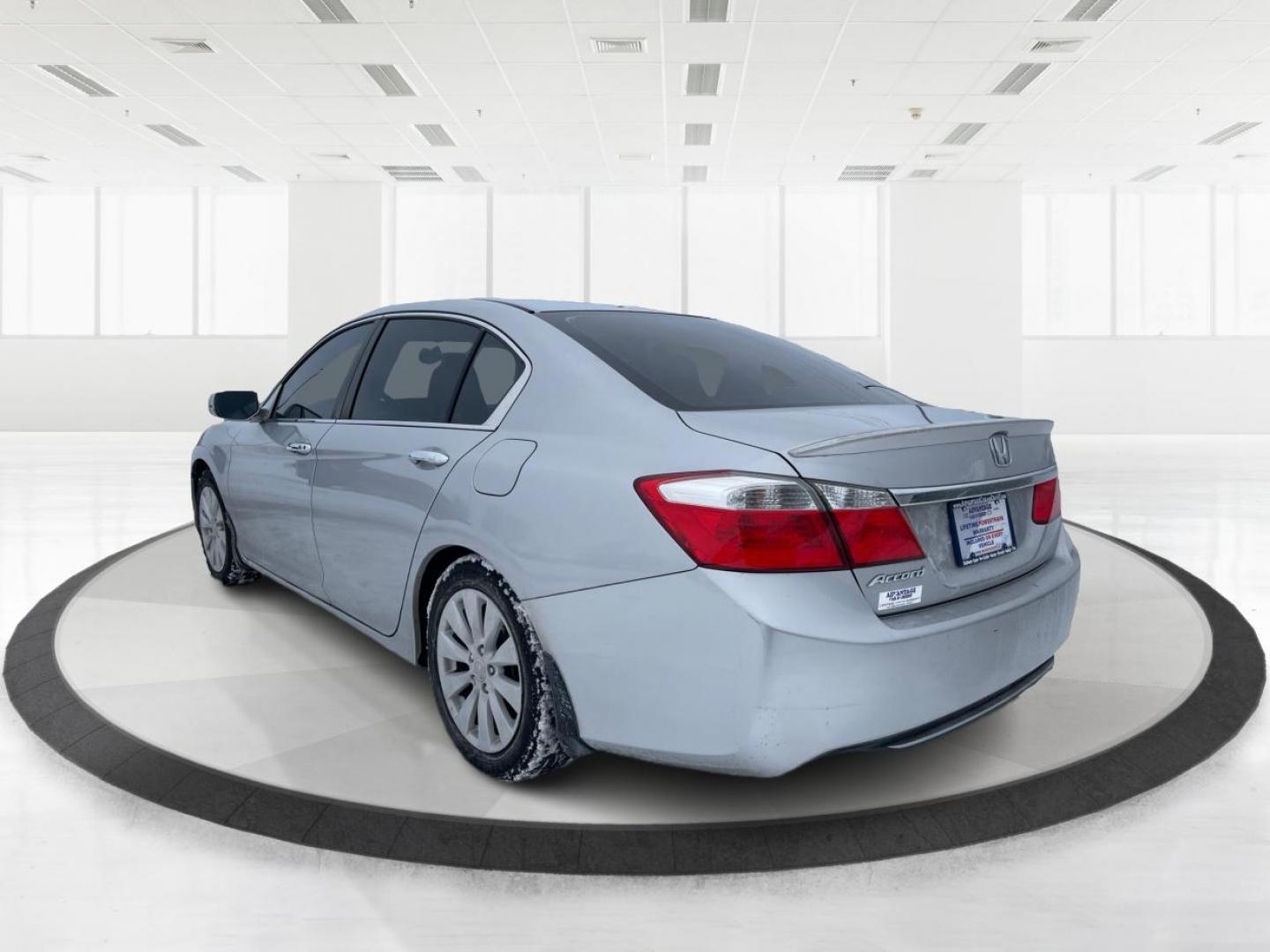 2013 Honda Accord EX Sedan CVT (1HGCR2F72DA) with an 2.4L L4 DOHC 16V engine, Continuously Variable Transmission transmission, located at 401 Woodman Dr, Riverside, OH, 45431, (937) 908-9800, 39.761024, -84.120956 - Photo#4