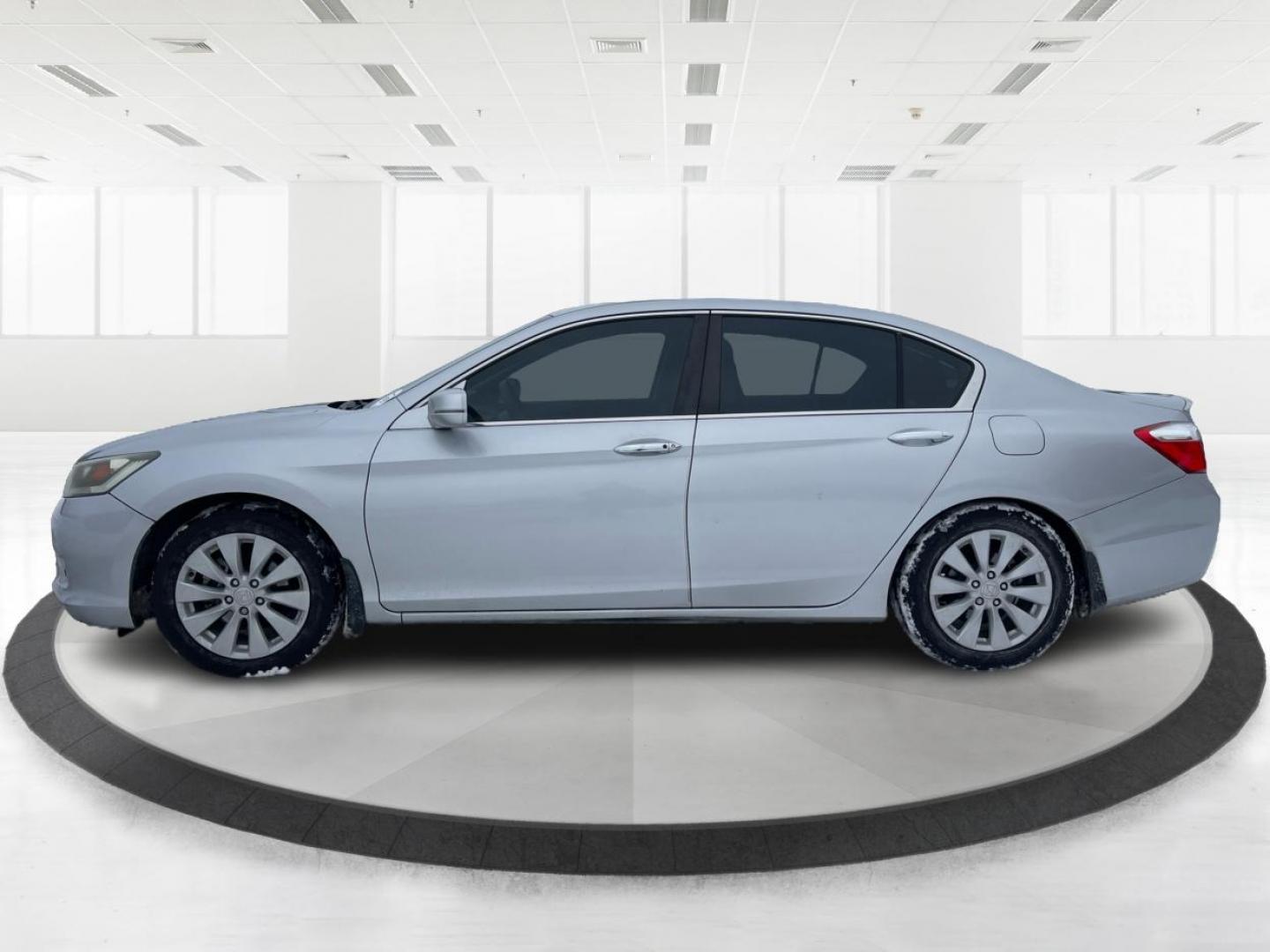 2013 Honda Accord EX Sedan CVT (1HGCR2F72DA) with an 2.4L L4 DOHC 16V engine, Continuously Variable Transmission transmission, located at 401 Woodman Dr, Riverside, OH, 45431, (937) 908-9800, 39.761024, -84.120956 - Photo#5