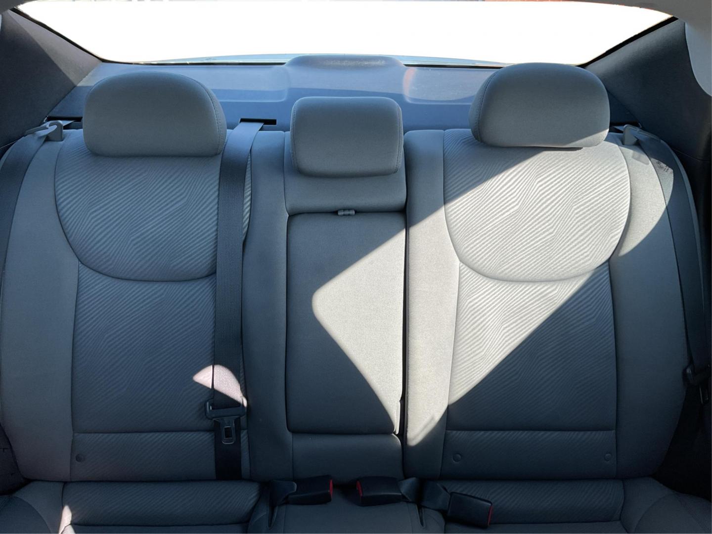 2013 Radiant Silver Metallic Hyundai Elantra GLS A/T (5NPDH4AEXDH) with an 1.8L L4 DOHC 16V engine, 6-Speed Automatic transmission, located at 1184 Kauffman Ave, Fairborn, OH, 45324, (937) 908-9800, 39.807072, -84.031563 - Photo#13