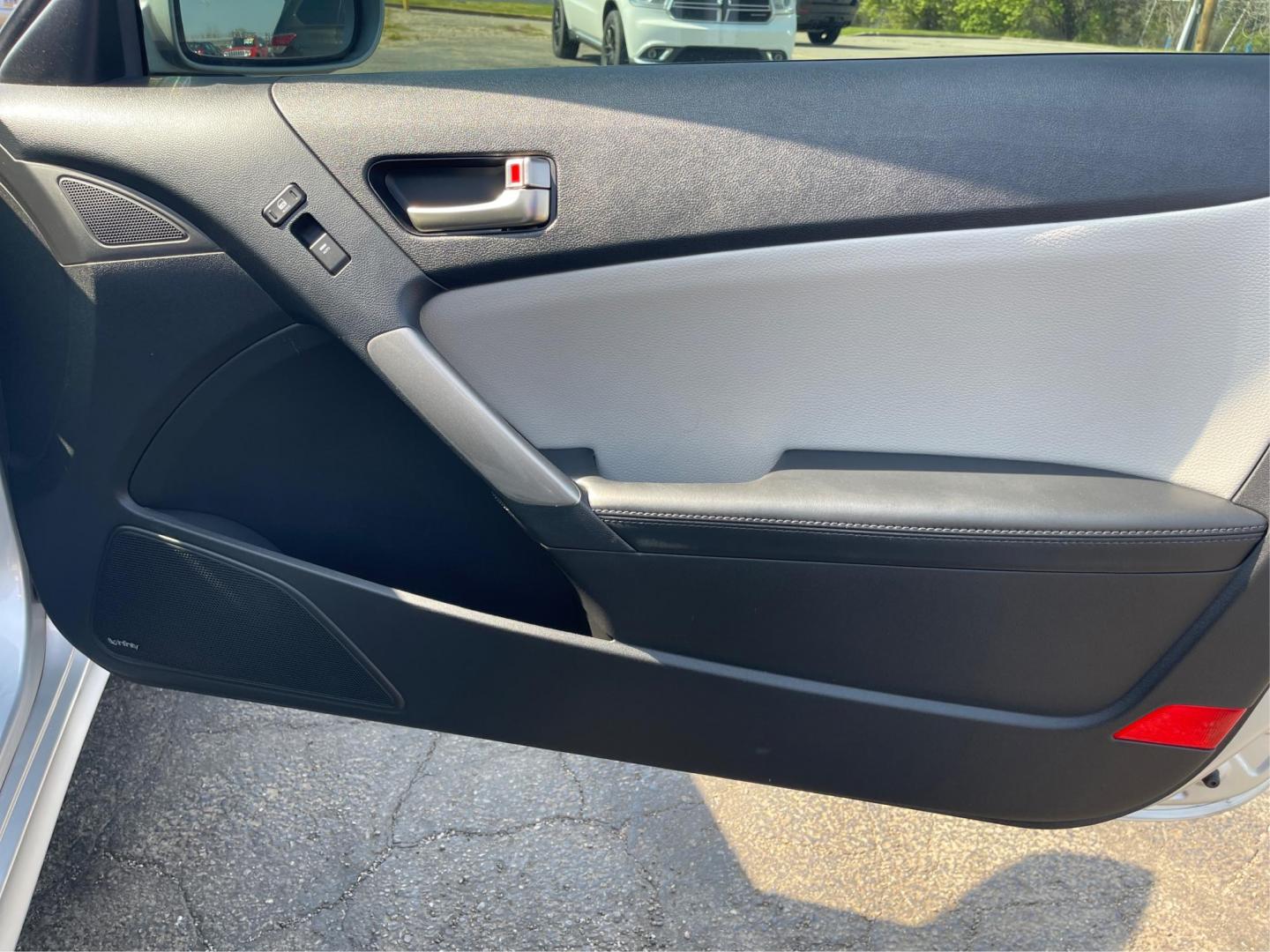 2013 Hyundai Genesis Coupe 2.0T Premium (KMHHT6KD1DU) with an Theta 2L I-4 DOHC engine, located at 1099 N County Rd 25A , Troy, OH, 45373, (937) 908-9800, 40.057041, -84.215462 - Photo#18