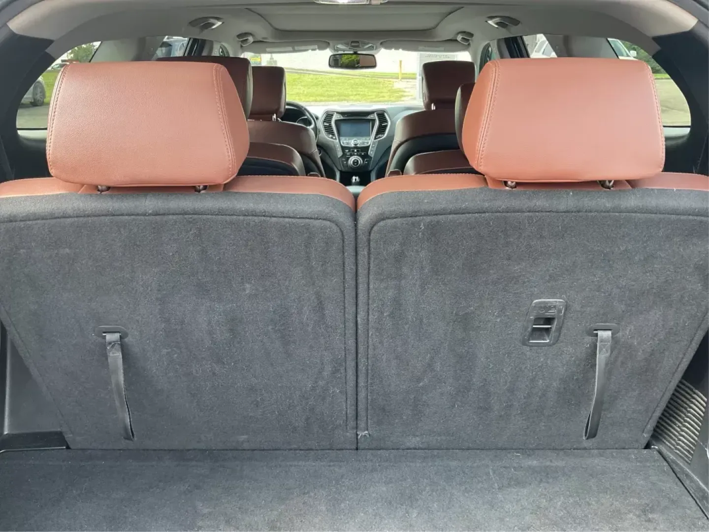 2013 Hyundai Santa Fe Limited (KM8SRDHF5DU) with an Lambda II 3.3L V-6 gasoline direct injection engine, located at 1099 N County Rd 25A , Troy, OH, 45373, (937) 908-9800, 40.057041, -84.215462 - Photo#11