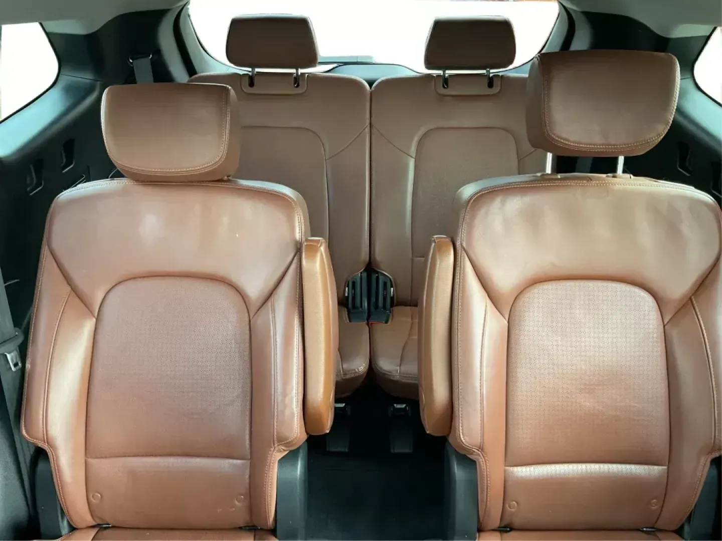 2013 Hyundai Santa Fe Limited (KM8SRDHF5DU) with an Lambda II 3.3L V-6 gasoline direct injection engine, located at 1099 N County Rd 25A , Troy, OH, 45373, (937) 908-9800, 40.057041, -84.215462 - Photo#13