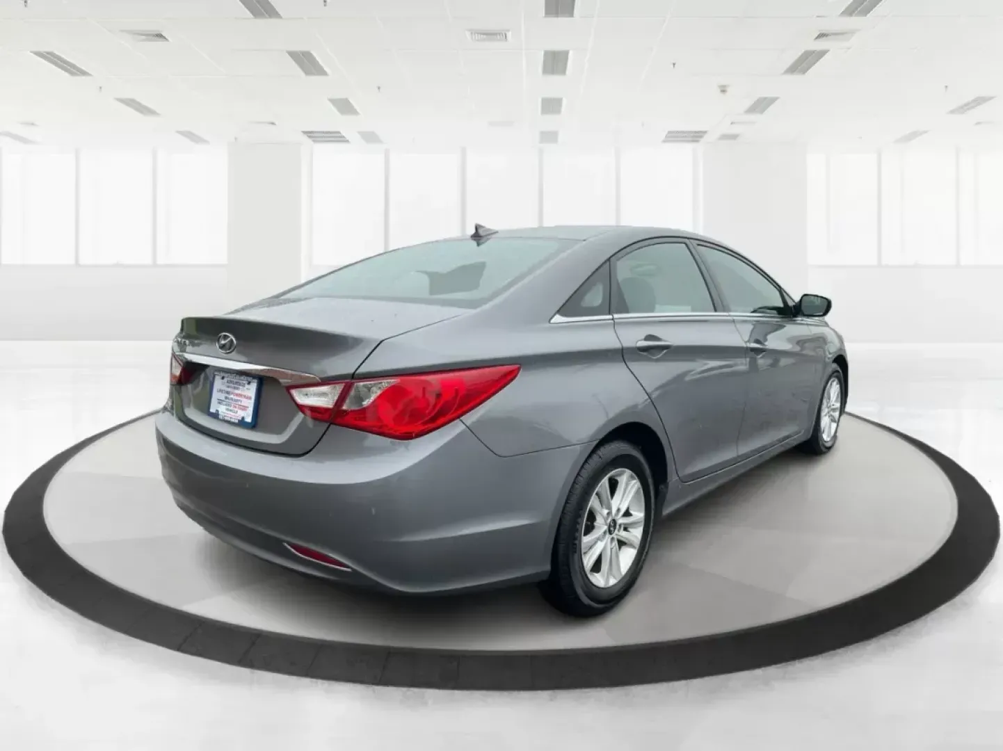 2013 Gray Hyundai Sonata GLS (5NPEB4AC5DH) with an 2.4L L4 DOHC 16V engine, 6-Speed Automatic transmission, located at 8750 N County Rd 25A, Piqua, OH, 45356, (937) 908-9800, 40.164391, -84.232513 - Photo#2