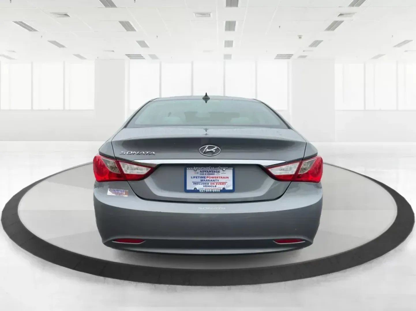 2013 Gray Hyundai Sonata GLS (5NPEB4AC5DH) with an 2.4L L4 DOHC 16V engine, 6-Speed Automatic transmission, located at 8750 N County Rd 25A, Piqua, OH, 45356, (937) 908-9800, 40.164391, -84.232513 - Photo#3