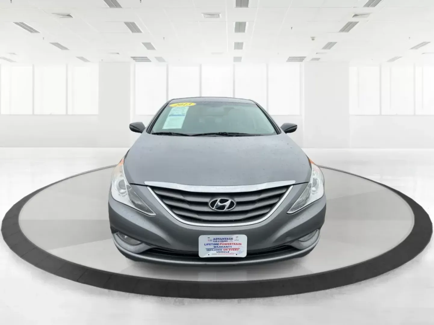 2013 Gray Hyundai Sonata GLS (5NPEB4AC5DH) with an 2.4L L4 DOHC 16V engine, 6-Speed Automatic transmission, located at 8750 N County Rd 25A, Piqua, OH, 45356, (937) 908-9800, 40.164391, -84.232513 - Photo#6