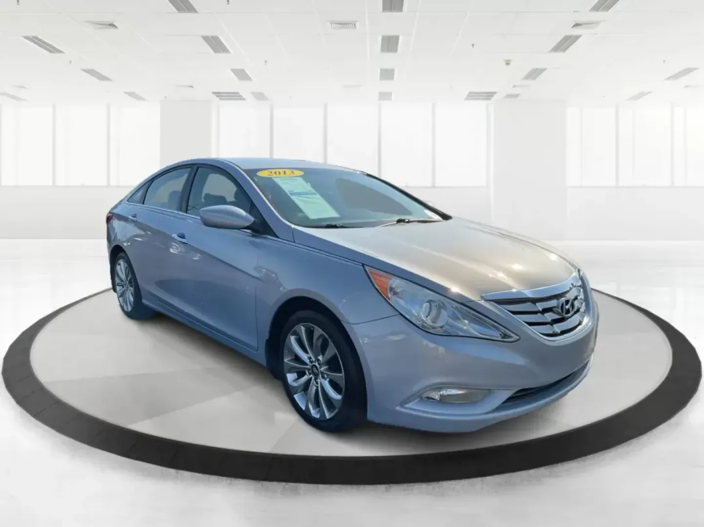 2013 Hyundai Sonata SE (5NPEC4AC8DH) with an 2.4L I-4 gasoline direct injection engine, located at 1951 S Dayton Lakeview Rd., New Carlisle, OH, 45344, (937) 908-9800, 39.890999, -84.050255 - Photo#0