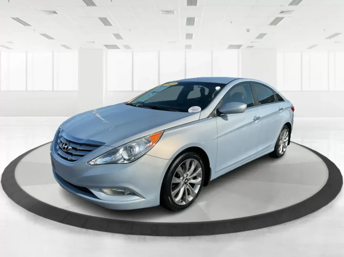 2013 Hyundai Sonata SE (5NPEC4AC8DH) with an 2.4L I-4 gasoline direct injection engine, located at 1951 S Dayton Lakeview Rd., New Carlisle, OH, 45344, (937) 908-9800, 39.890999, -84.050255 - Photo#7