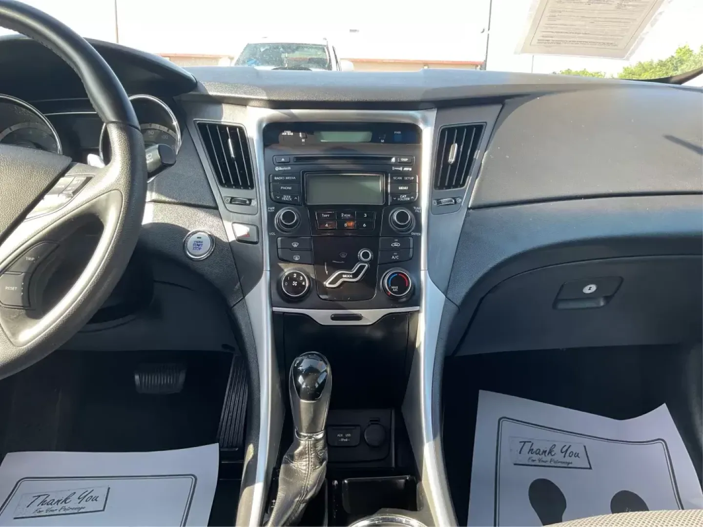 2013 Hyundai Sonata SE (5NPEC4AC8DH) with an 2.4L I-4 gasoline direct injection engine, located at 1951 S Dayton Lakeview Rd., New Carlisle, OH, 45344, (937) 908-9800, 39.890999, -84.050255 - Photo#12