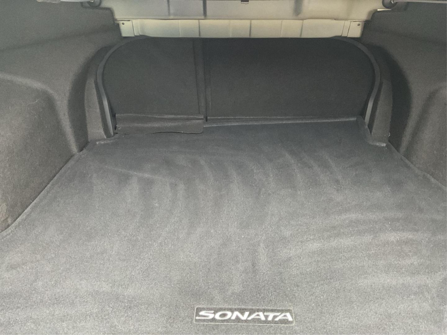 2013 Hyundai Sonata GLS (5NPEB4AC5DH) with an 2.4L I-4 gasoline direct injection engine, located at 4508 South Dixie Dr, Moraine, OH, 45439, (937) 908-9800, 39.807072, -84.031563 - Photo#11