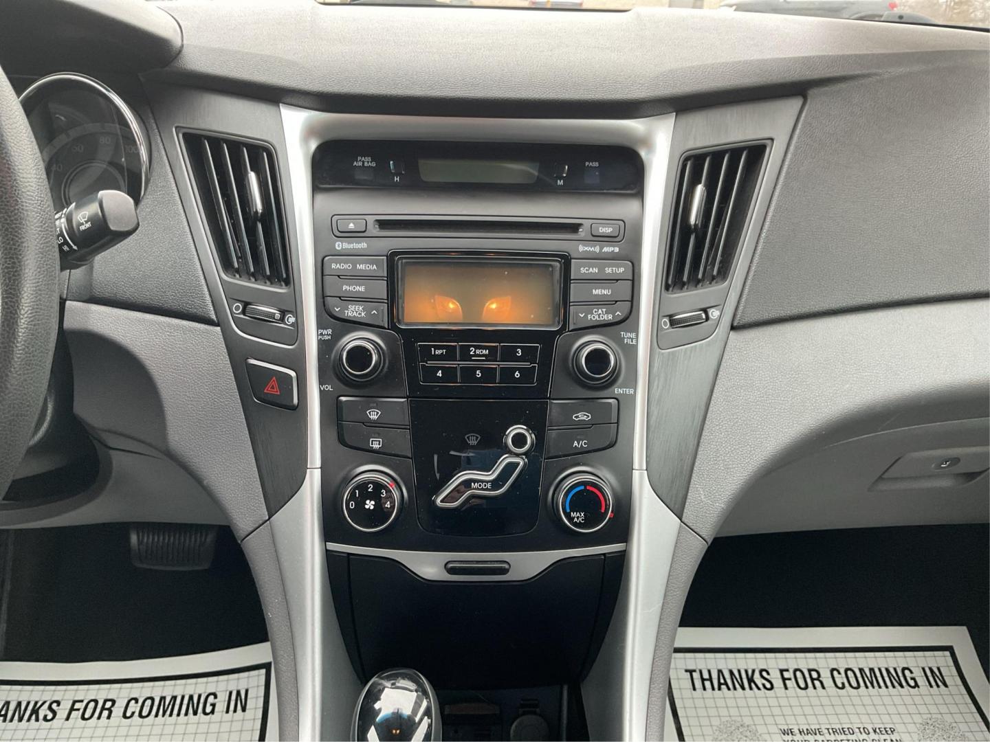 2013 Hyundai Sonata GLS (5NPEB4AC5DH) with an 2.4L I-4 gasoline direct injection engine, located at 4508 South Dixie Dr, Moraine, OH, 45439, (937) 908-9800, 39.807072, -84.031563 - Photo#12