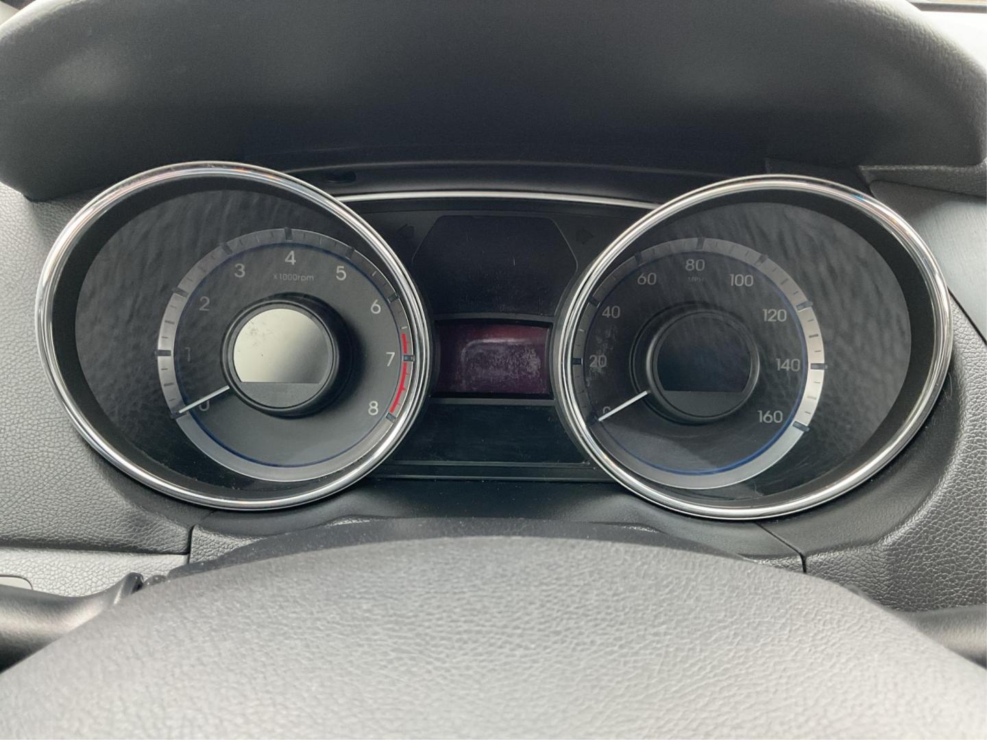 2013 Hyundai Sonata GLS (5NPEB4AC5DH) with an 2.4L I-4 gasoline direct injection engine, located at 4508 South Dixie Dr, Moraine, OH, 45439, (937) 908-9800, 39.807072, -84.031563 - Photo#14