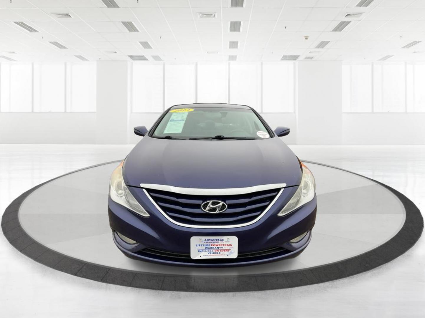 2013 Hyundai Sonata GLS (5NPEB4AC5DH) with an 2.4L I-4 gasoline direct injection engine, located at 4508 South Dixie Dr, Moraine, OH, 45439, (937) 908-9800, 39.807072, -84.031563 - Photo#6
