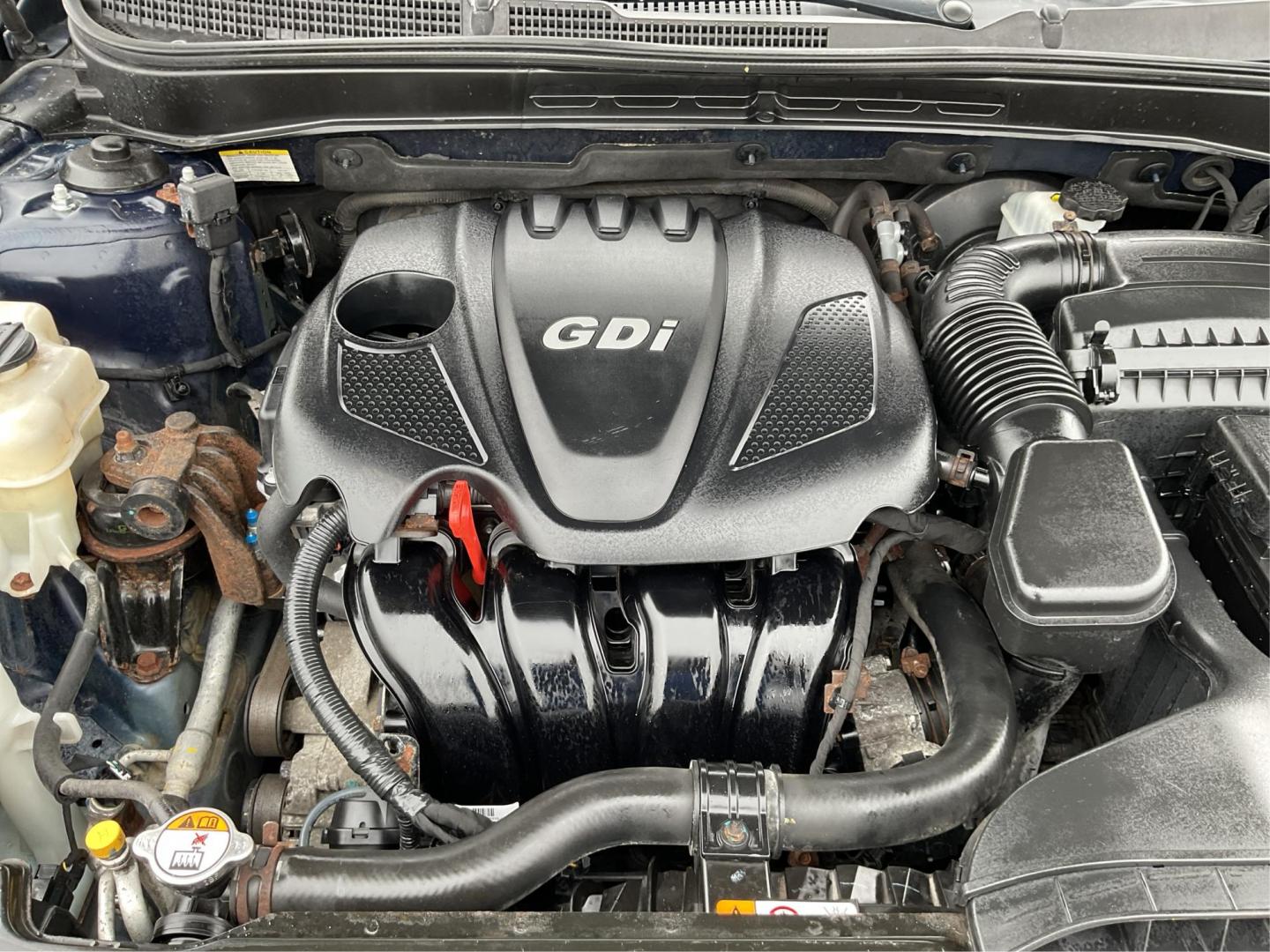 2013 Hyundai Sonata GLS (5NPEB4AC6DH) with an 2.4L L4 DOHC 16V engine, 6-Speed Automatic transmission, located at 1230 East Main St, Xenia, OH, 45385, (937) 908-9800, 39.688042, -83.910538 - Photo#10