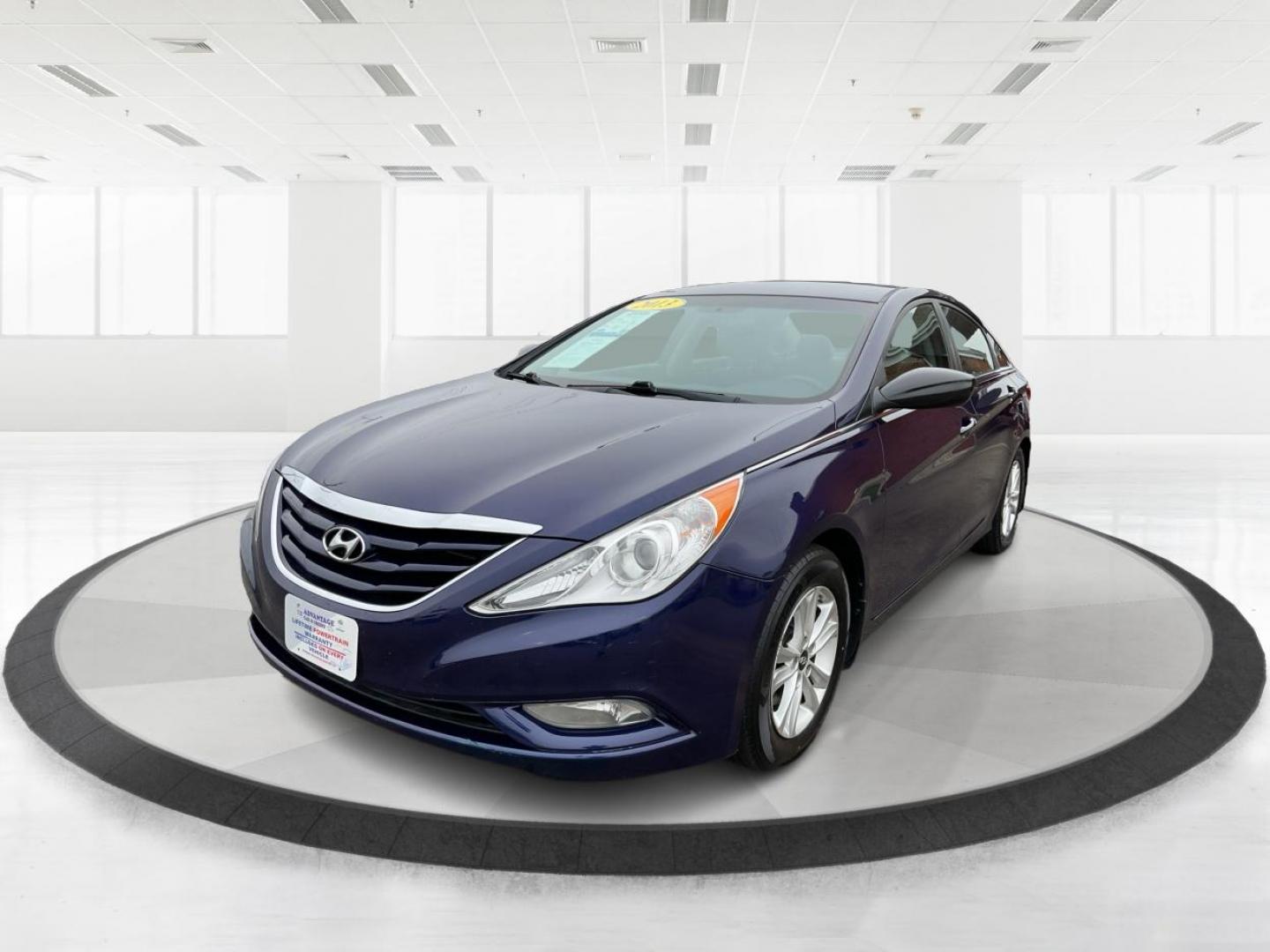 2013 Hyundai Sonata GLS (5NPEB4AC6DH) with an 2.4L L4 DOHC 16V engine, 6-Speed Automatic transmission, located at 1230 East Main St, Xenia, OH, 45385, (937) 908-9800, 39.688042, -83.910538 - Photo#7