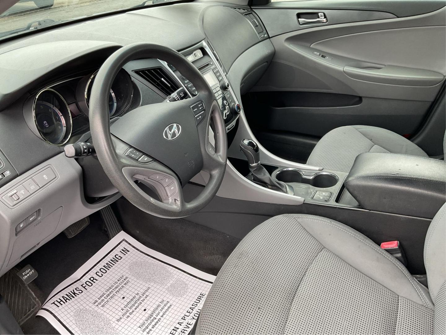 2013 Hyundai Sonata GLS (5NPEB4AC6DH) with an 2.4L L4 DOHC 16V engine, 6-Speed Automatic transmission, located at 1230 East Main St, Xenia, OH, 45385, (937) 908-9800, 39.688042, -83.910538 - Photo#8