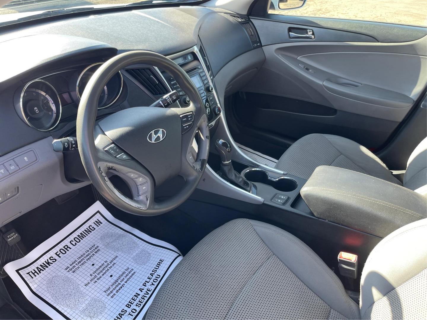 2013 Hyundai Sonata GLS (5NPEB4AC3DH) with an 2.4L L4 DOHC 16V engine, 6-Speed Automatic transmission, located at 1951 S Dayton Lakeview Rd., New Carlisle, OH, 45344, (937) 908-9800, 39.890999, -84.050255 - Photo#8